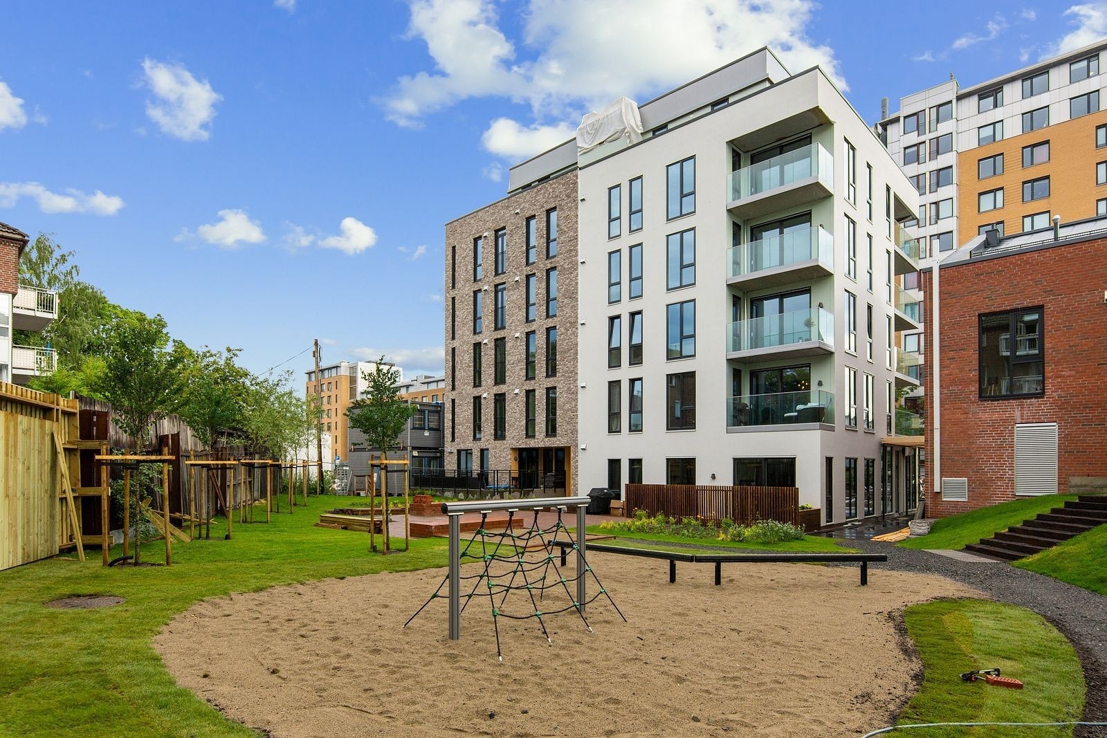 Felles bakgård Galleribilde