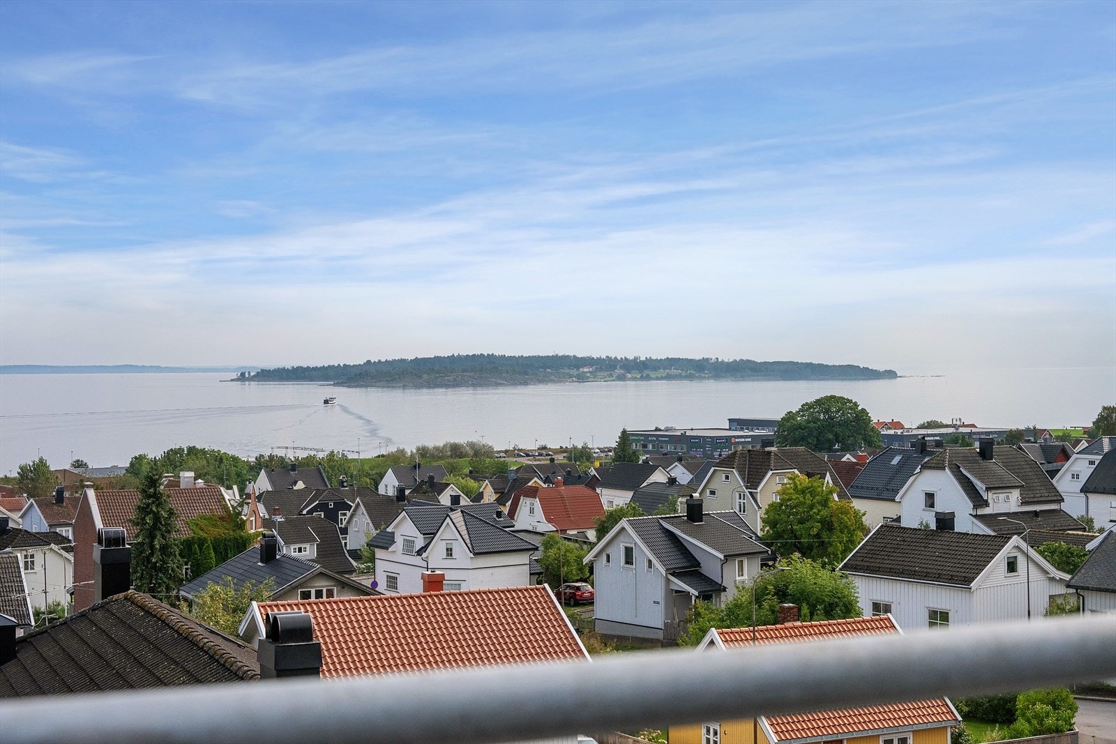 Foldinferja og Bastøya, med Østfold i bakgrunnen. Galleribilde