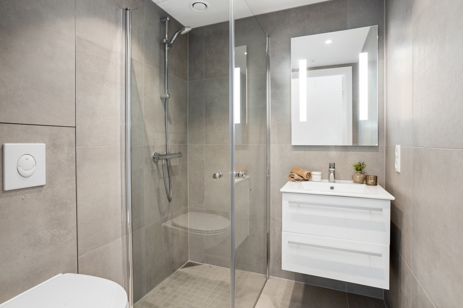 Bad tilhørende masterbedroom - plan 6. Galleribilde