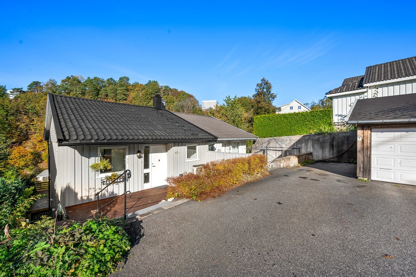 Hyggelig halvpart av tomannsbolig med rolig og samtidig sentral beliggenhet Galleribilde