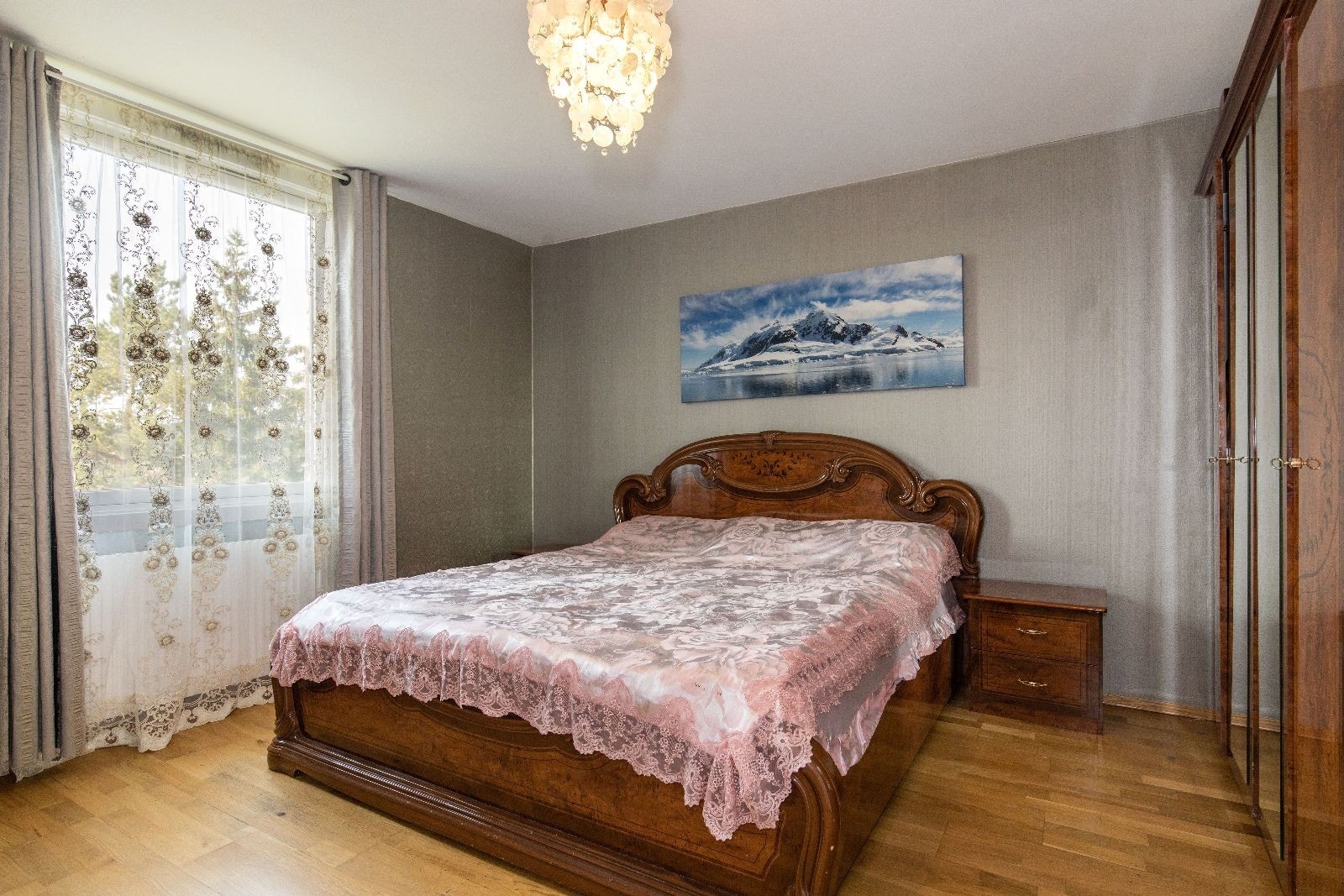 Hovedsoverommet er av god størrelse. Galleribilde