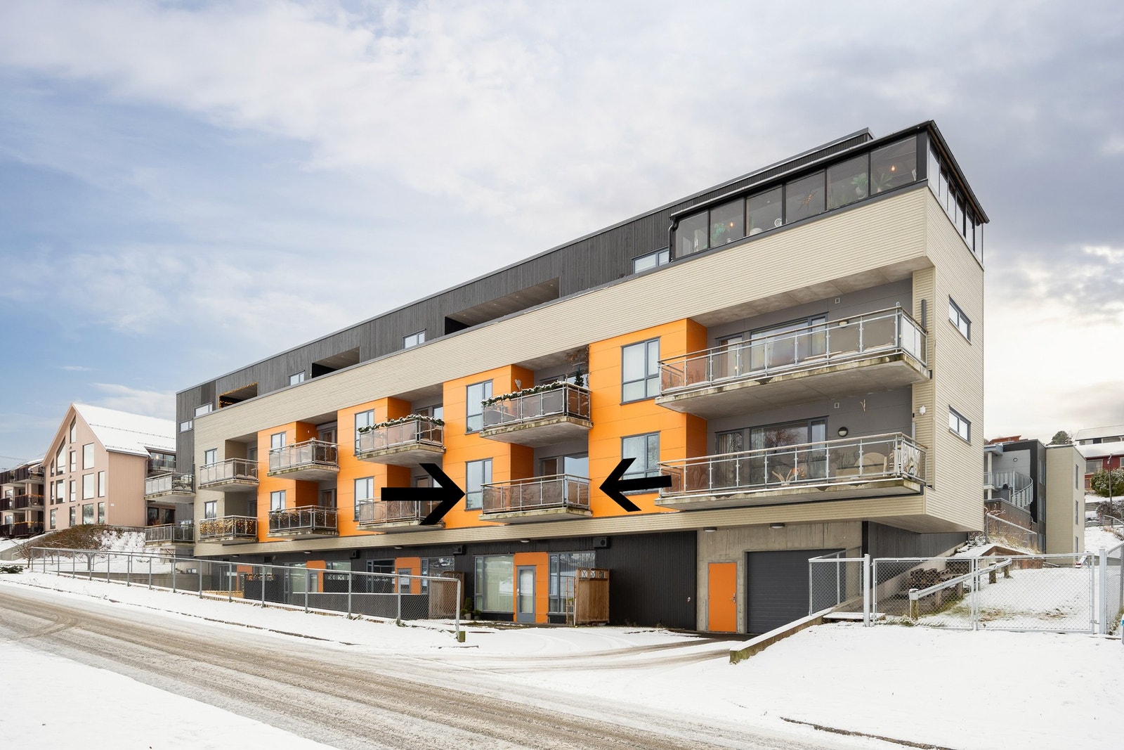 Boligen har god offentlig kommunikasjon med hyppige bussavganger mot både Trondheim og Værnes flyplass. Bussholdeplassen ligger bare et par minutters gange fra døren. Galleribilde