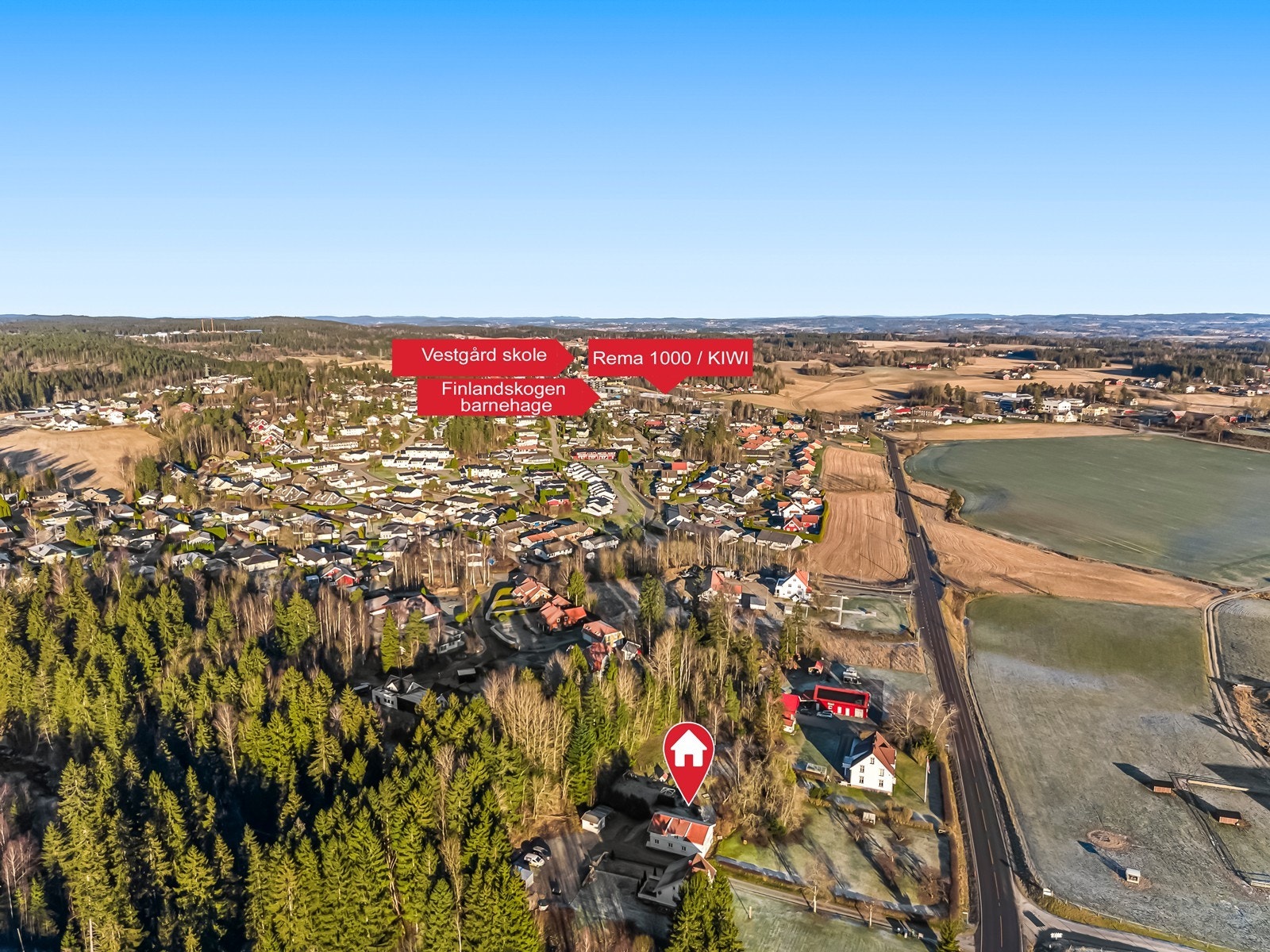 Beliggenheten gir nærhet til skoler, barnehager og dagligvarebutikker. Galleribilde