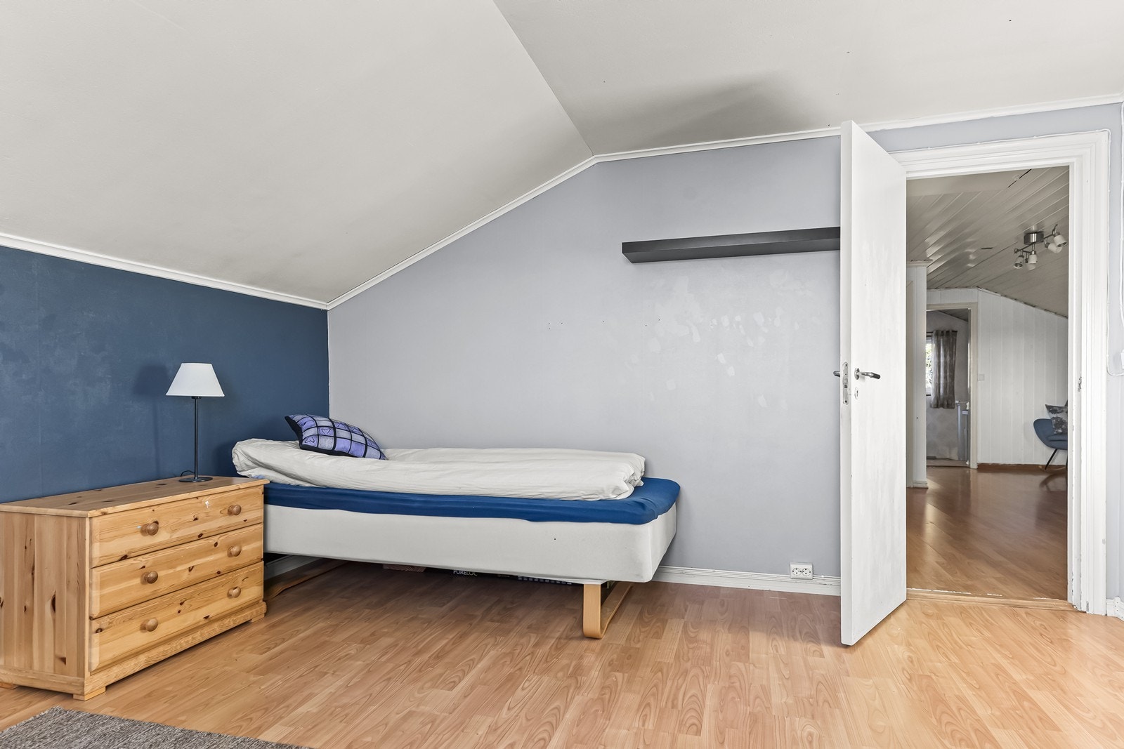 Direkte forbindelse til gangen gir enkel tilgang til andre rom. Galleribilde