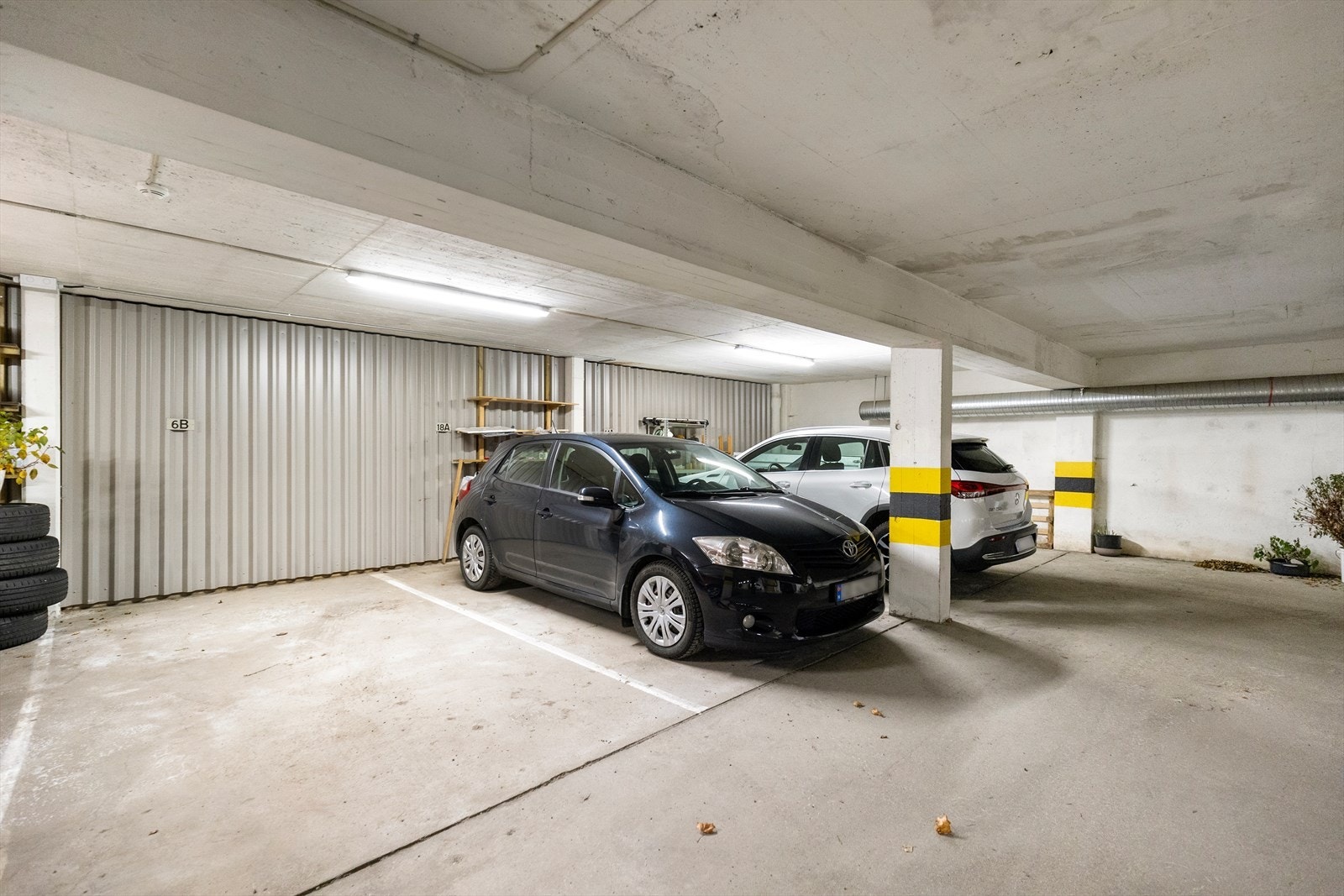 Det medfølger også egen parkeringsplass i felles garasjekjeller. Galleribilde