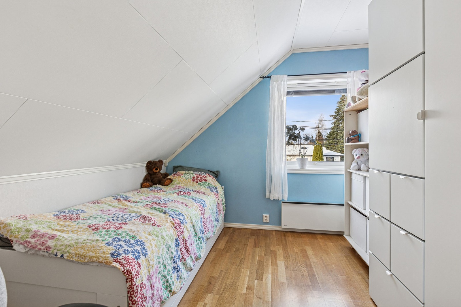 Det minste av soverommene egner seg godt som barnerom, hobbyrom eller kontor. Galleribilde