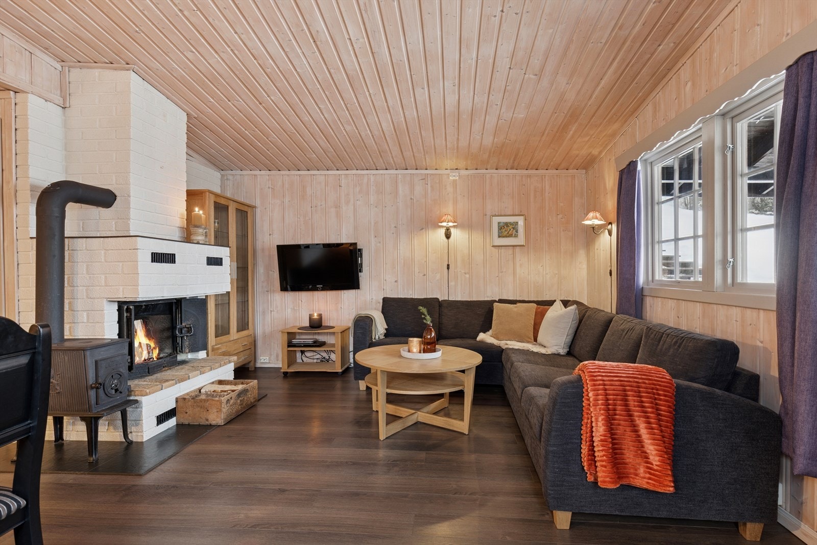 Lyse og pene veggoverflater, samt god takhøyde. Galleribilde