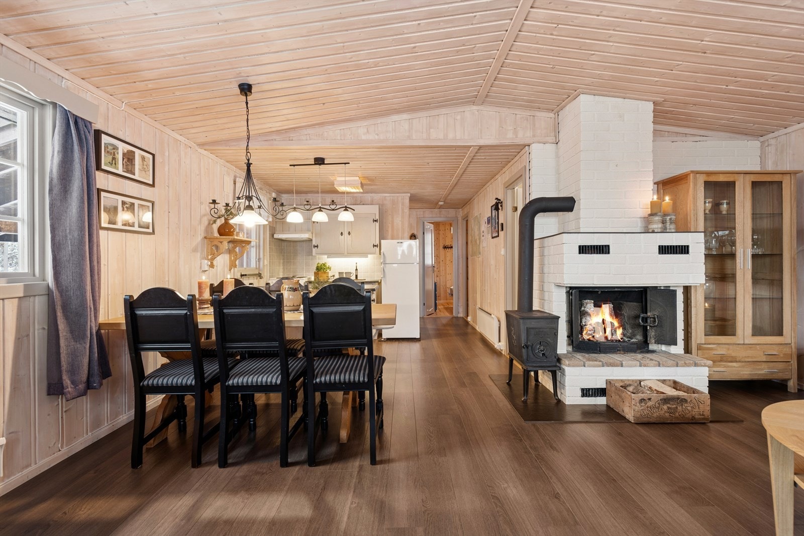 Flott hytte med attraktiv og usjenert beliggenhet i naturskjønne omgivelser Galleribilde