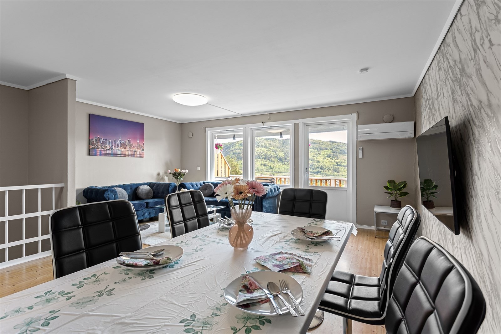 Boligen er beliggende i et veldrevet borettslag. Galleribilde