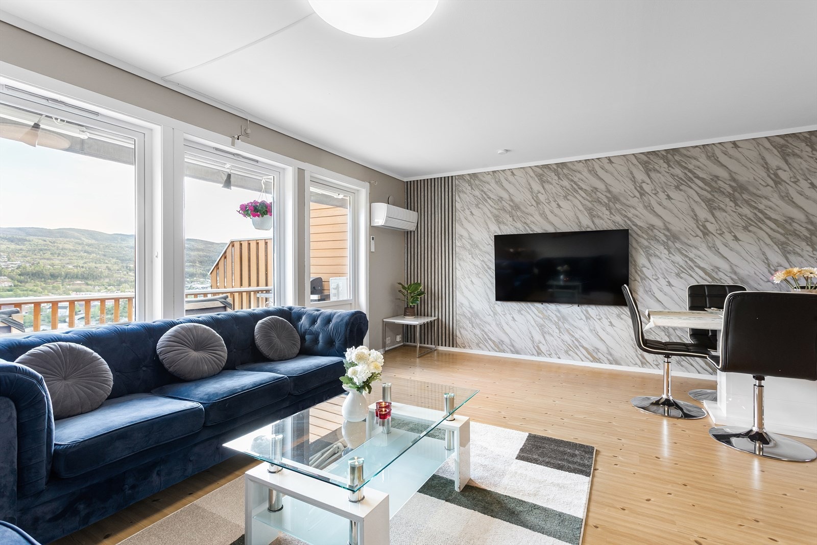 Det er montert varmepumpe i stuen. Galleribilde