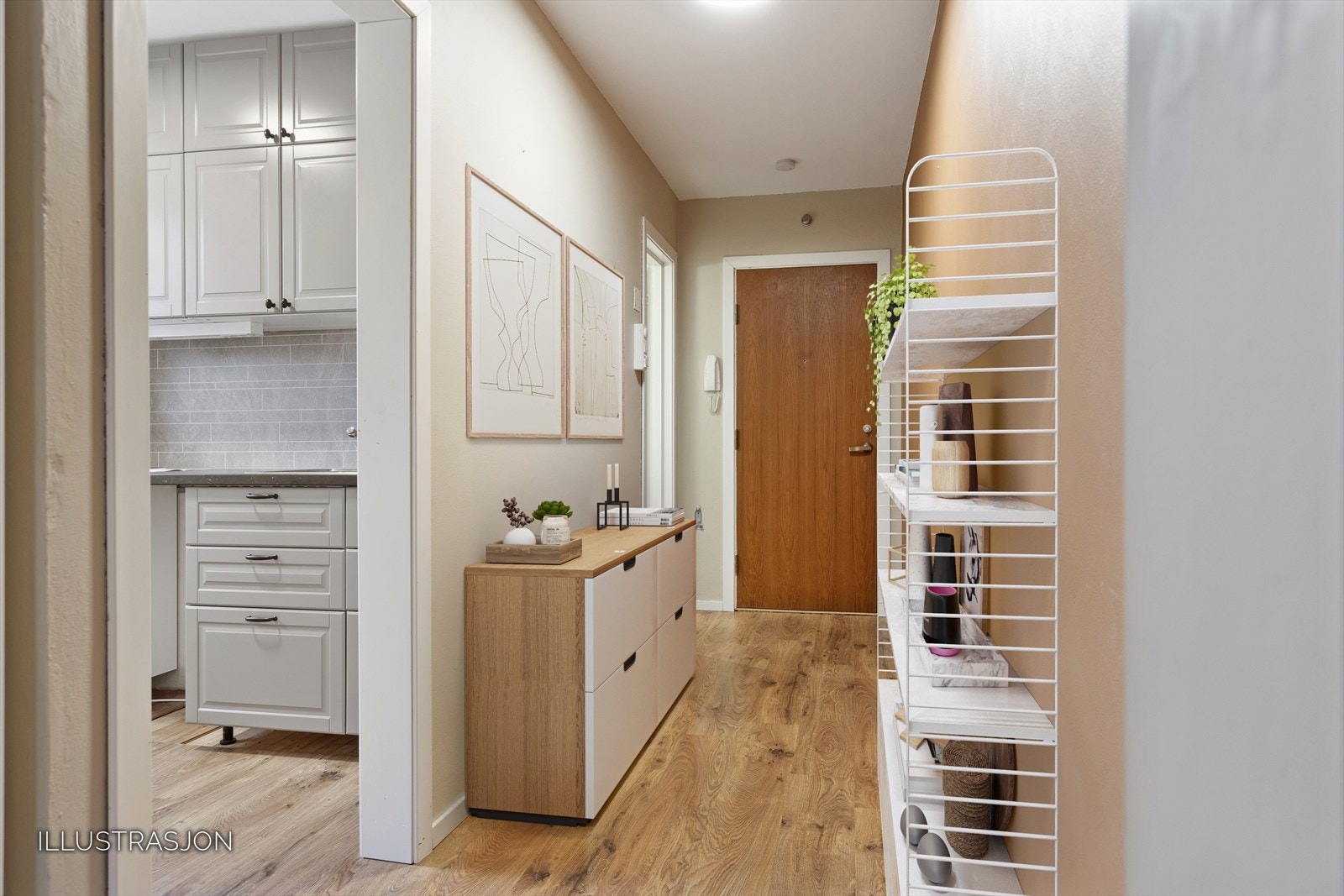 Det er flere steder du kan få inn oppbevaringsmøbler som bl.a i entreen hvor det også er et enkelt garderobeskap. Galleribilde