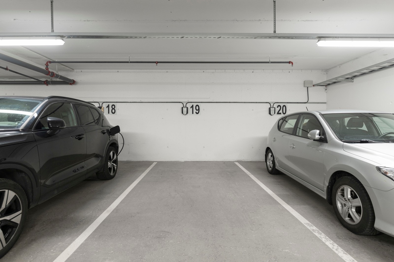 Fast garasjeplass i lukket anlegg med mulighet for elbillader. Galleribilde