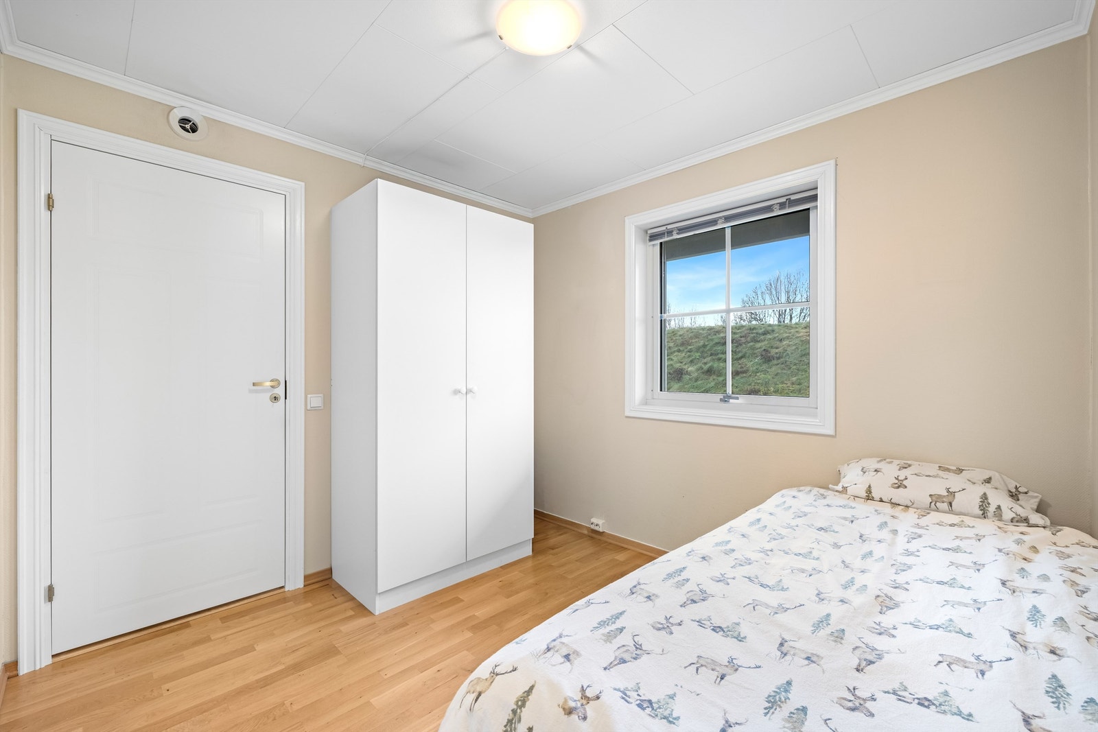 Det andre soverommet egner seg godt som barnerom, gjesterom eller kontor. Galleribilde