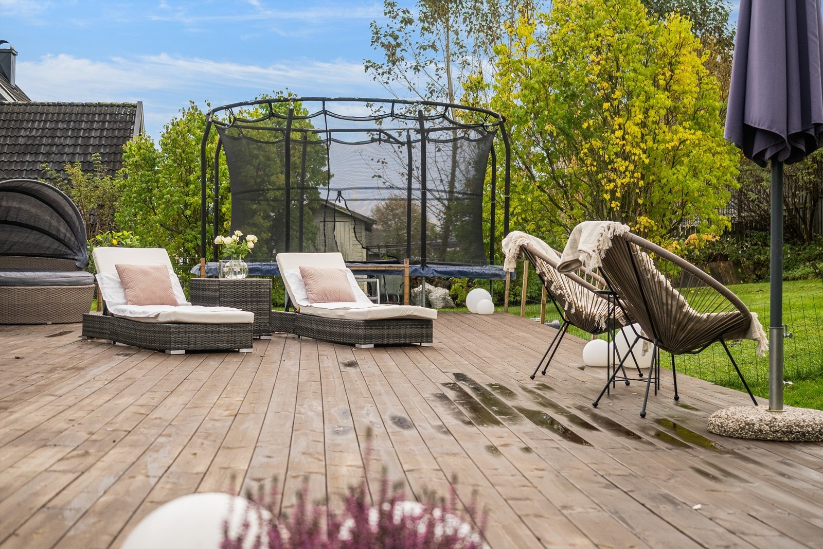 Sosialt uterom med rom for flere soner. Galleribilde