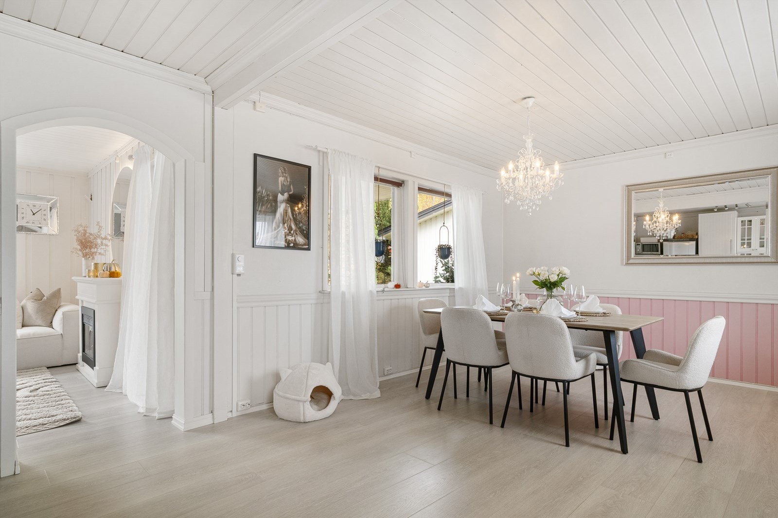 God plass til spisebord - et naturlig samlingspunkt. Galleribilde