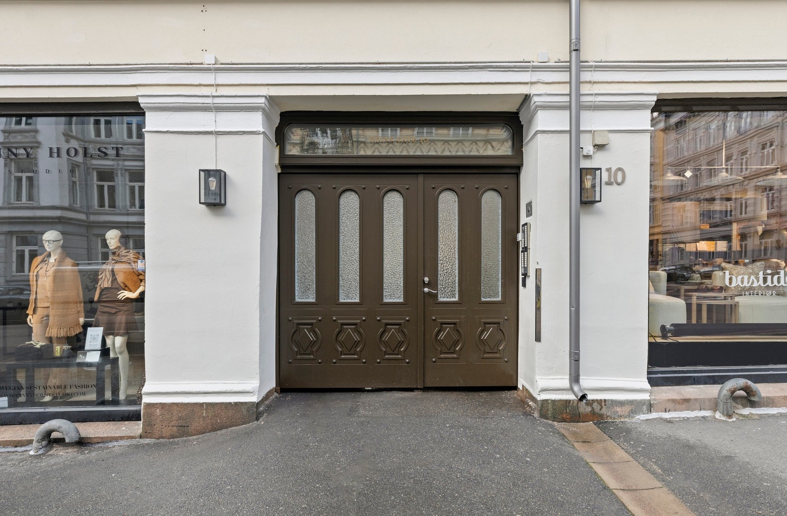 Inngangsparti. Galleribilde