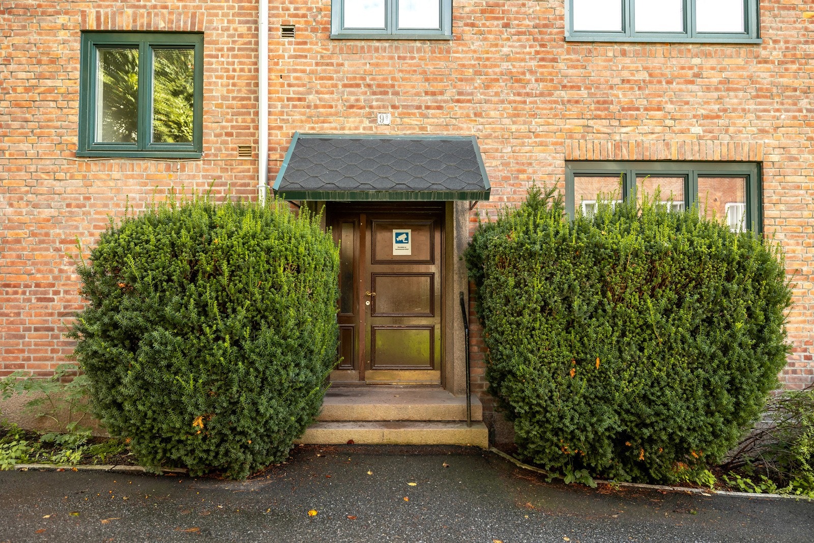 Leiligheten ligger i 2. etasje og har trappeadkomst til leilighetsplan Galleribilde