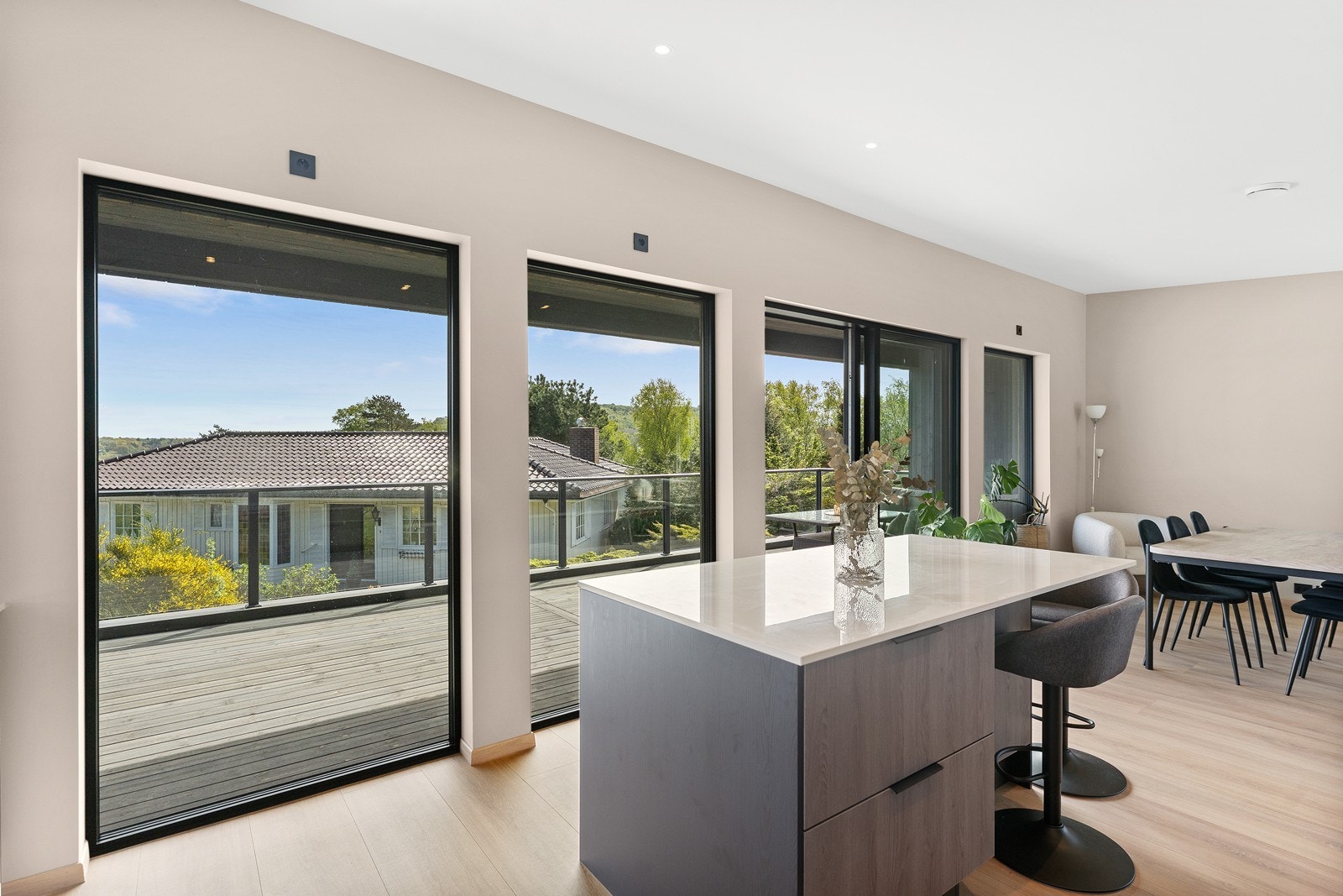 Ekstra takhøyde i hovedetasjen. Galleribilde