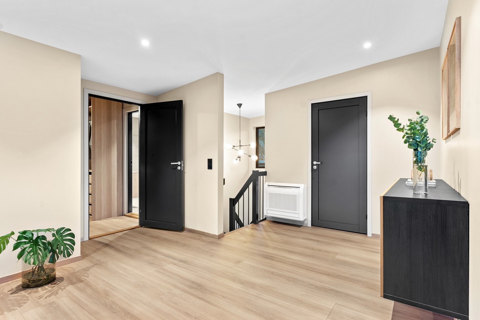 Varmepumpe, gulvmodell. Galleribilde