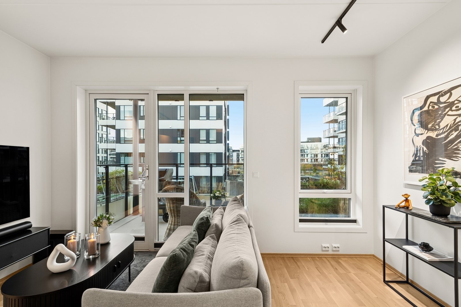 Leiligheten er tilkoblet fjernvarmeanlegg med vannbåren gulvvarme på bad og viftekonvektor i stue. Galleribilde