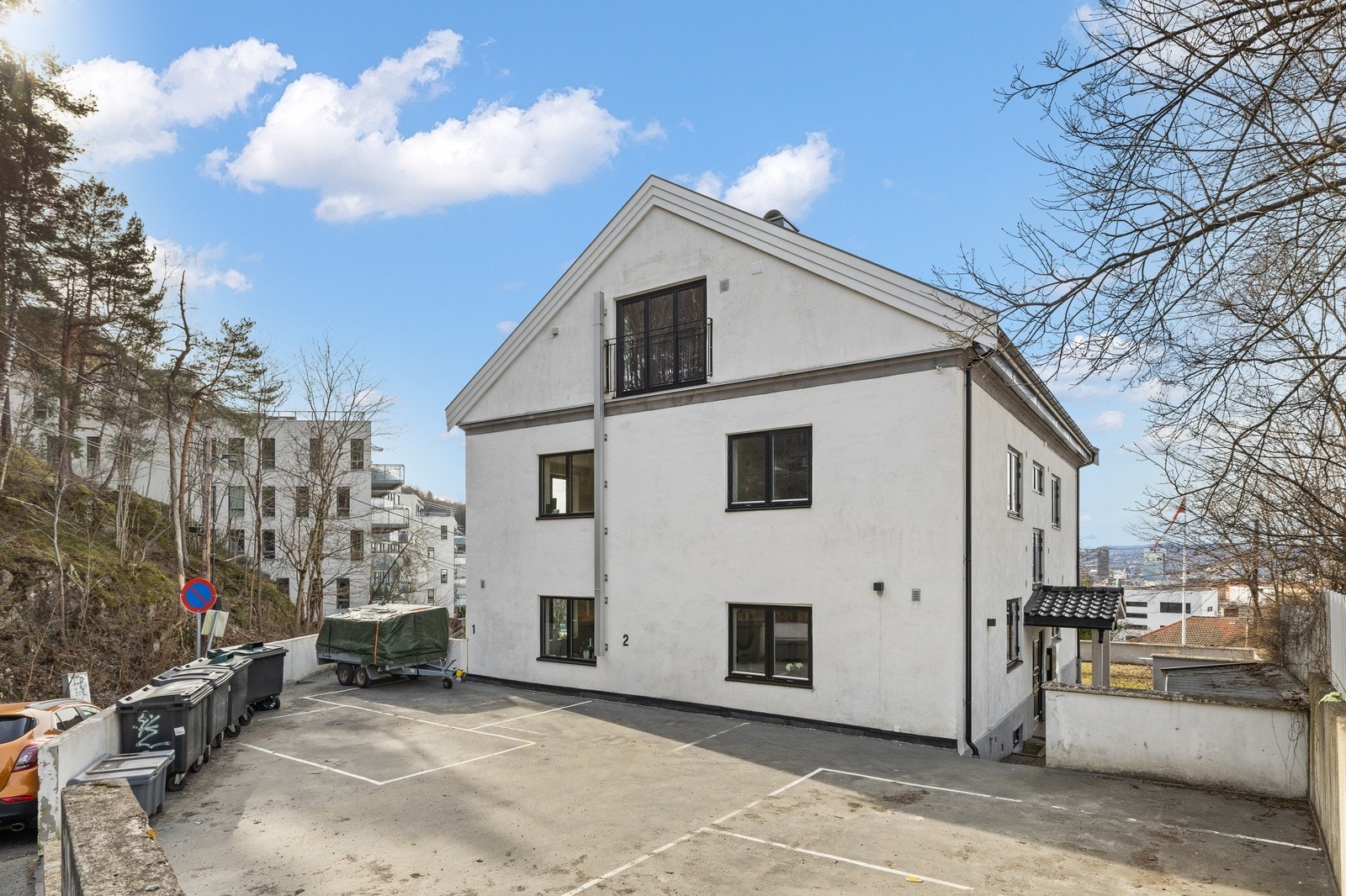 Egen parkeringsplass rett ved bygget – en stor fordel i hverdagen. Galleribilde