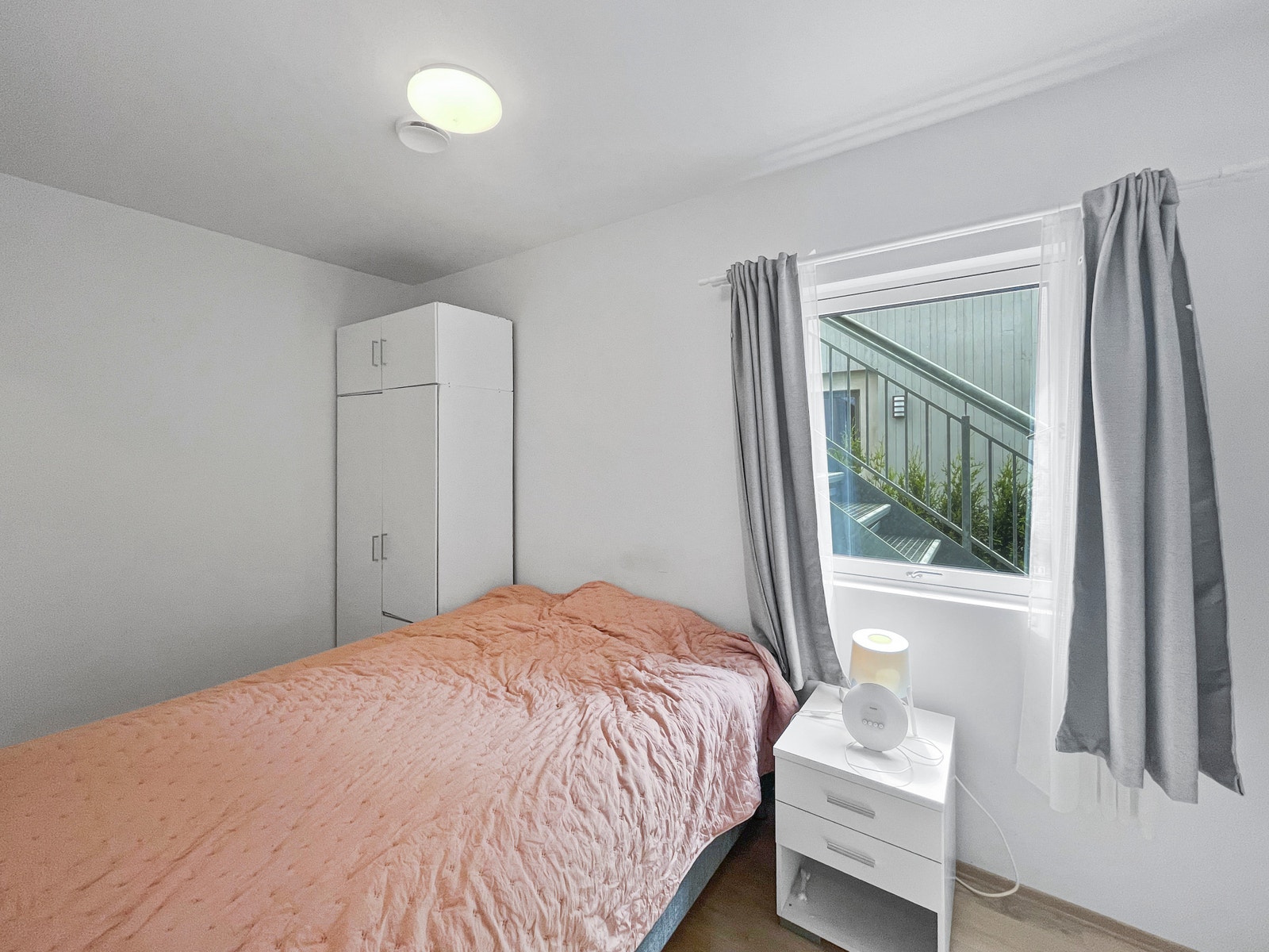 Hovedsoverom med garderobeskap. Galleribilde