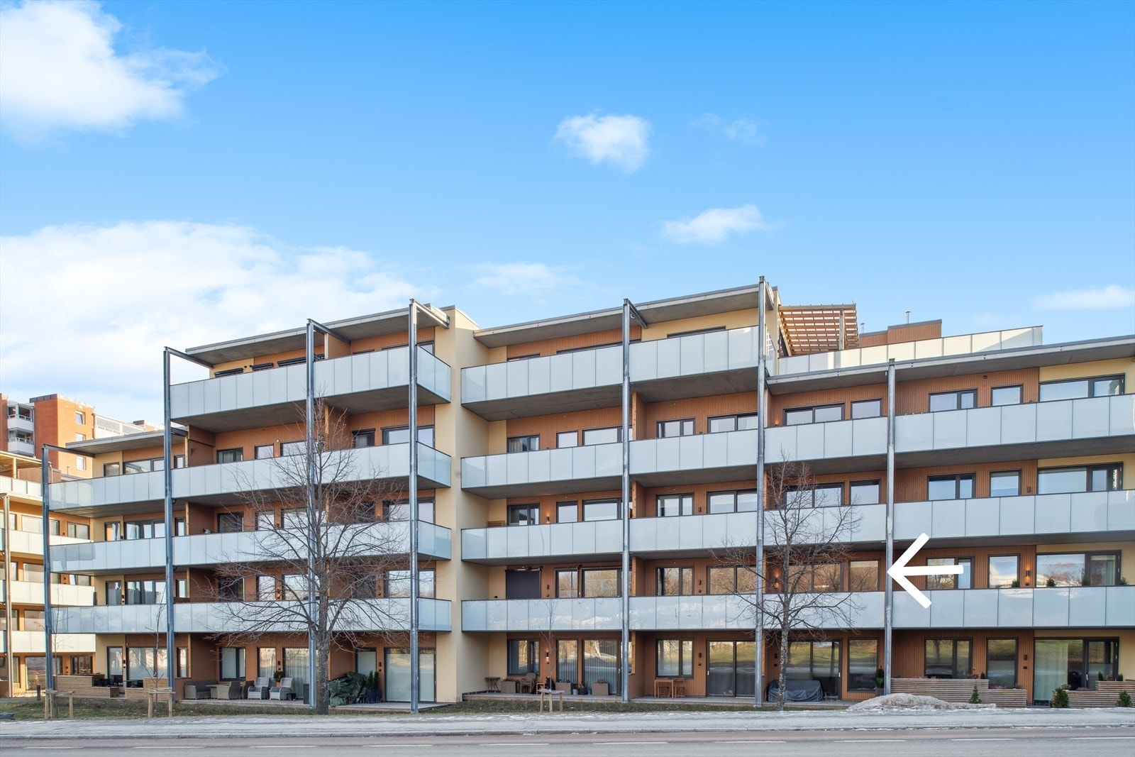 Området er trygt og rolig, men likevel sentralt, med kort vei til sentrum og gode utdanningstilbud. Galleribilde