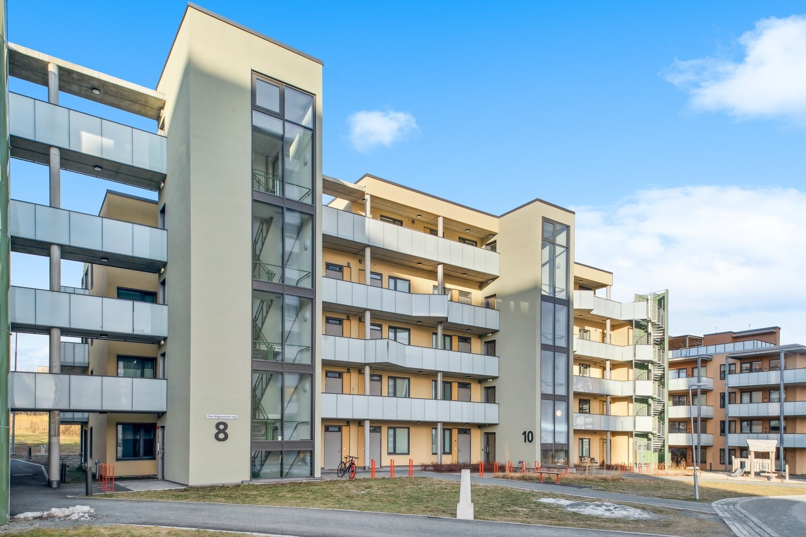 Her bor man i kort gangavstand til busstopp og Valentinlyst Senter med gode servicetilbud. Galleribilde