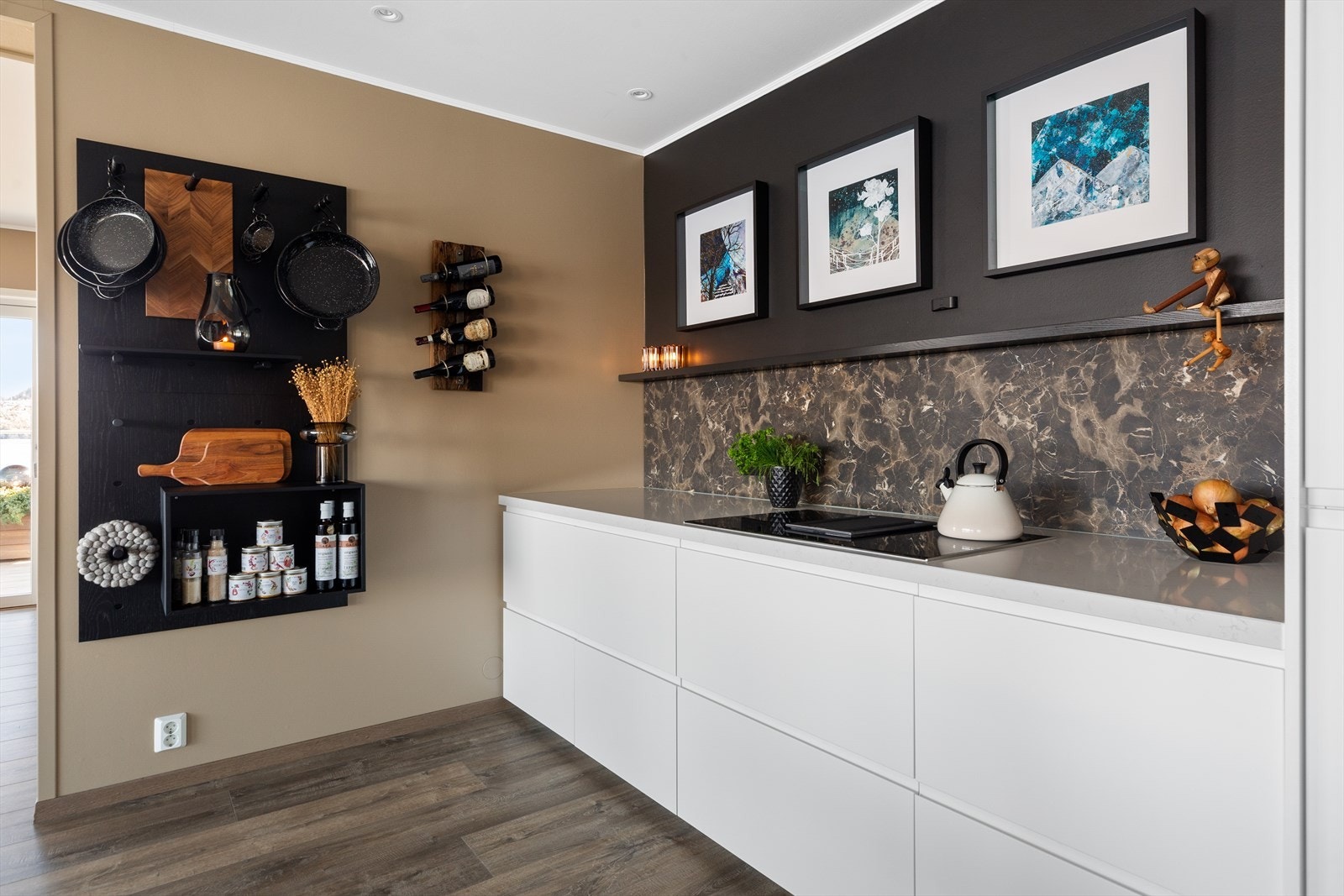 Kjøkkeninnredningen var ny i 2018. Galleribilde