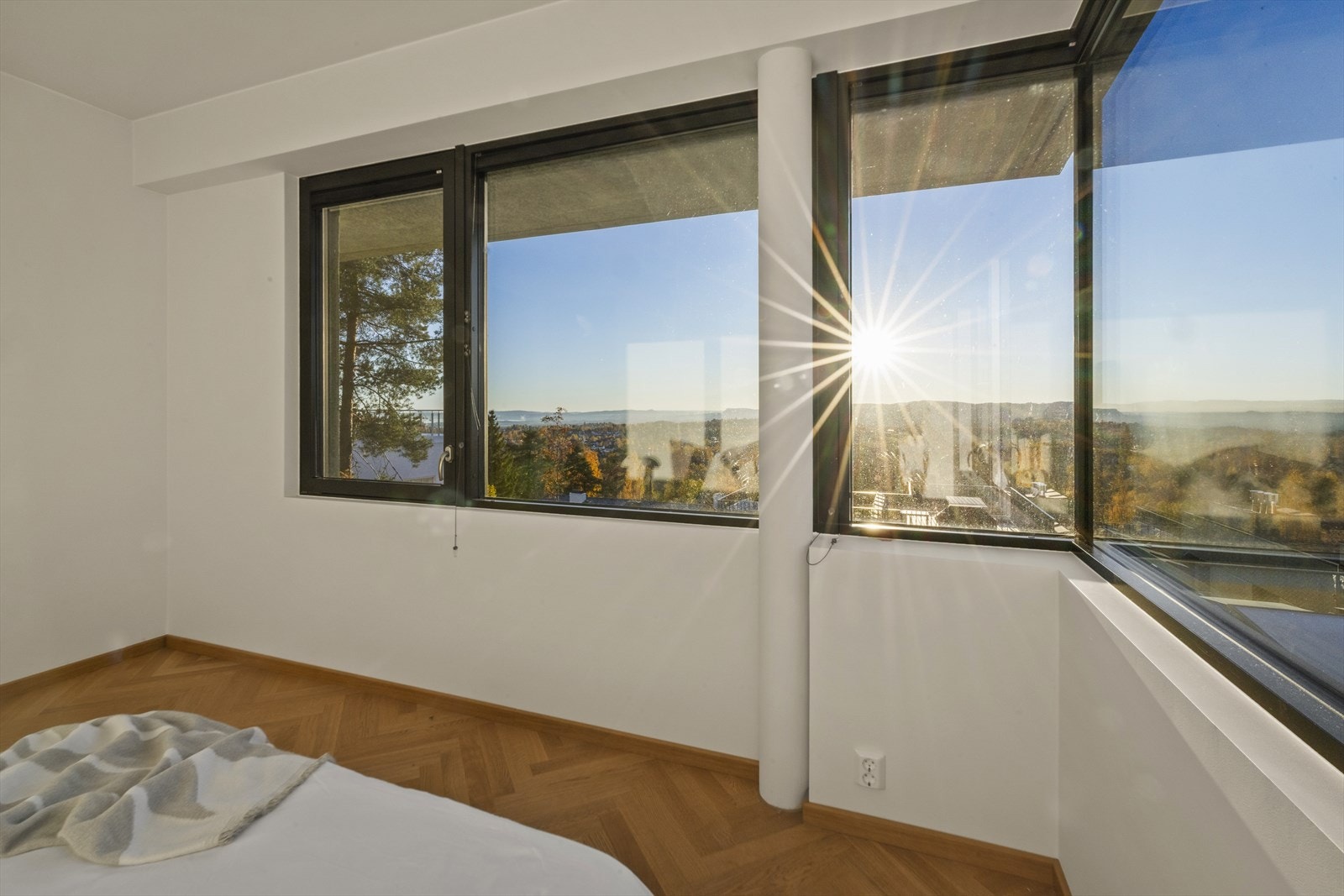 Fra sengen kan du nyte utsikten. Galleribilde