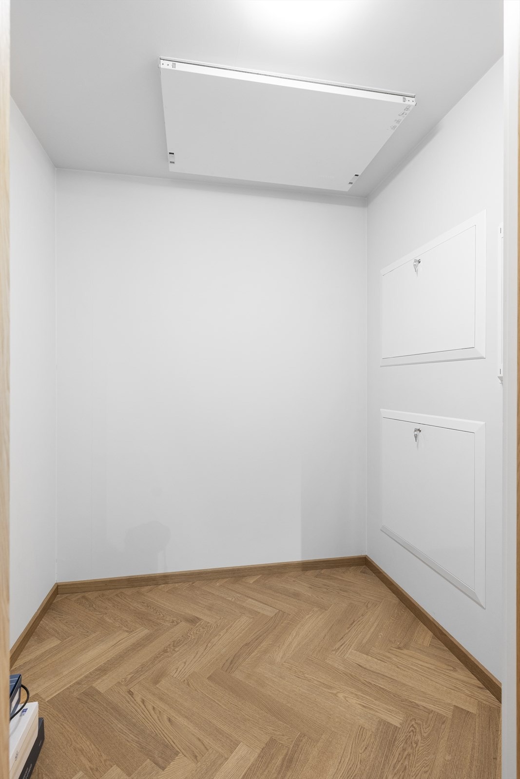 Praktisk innvendig bod. I tillegg medfølger det en bod i 1.etg. Galleribilde