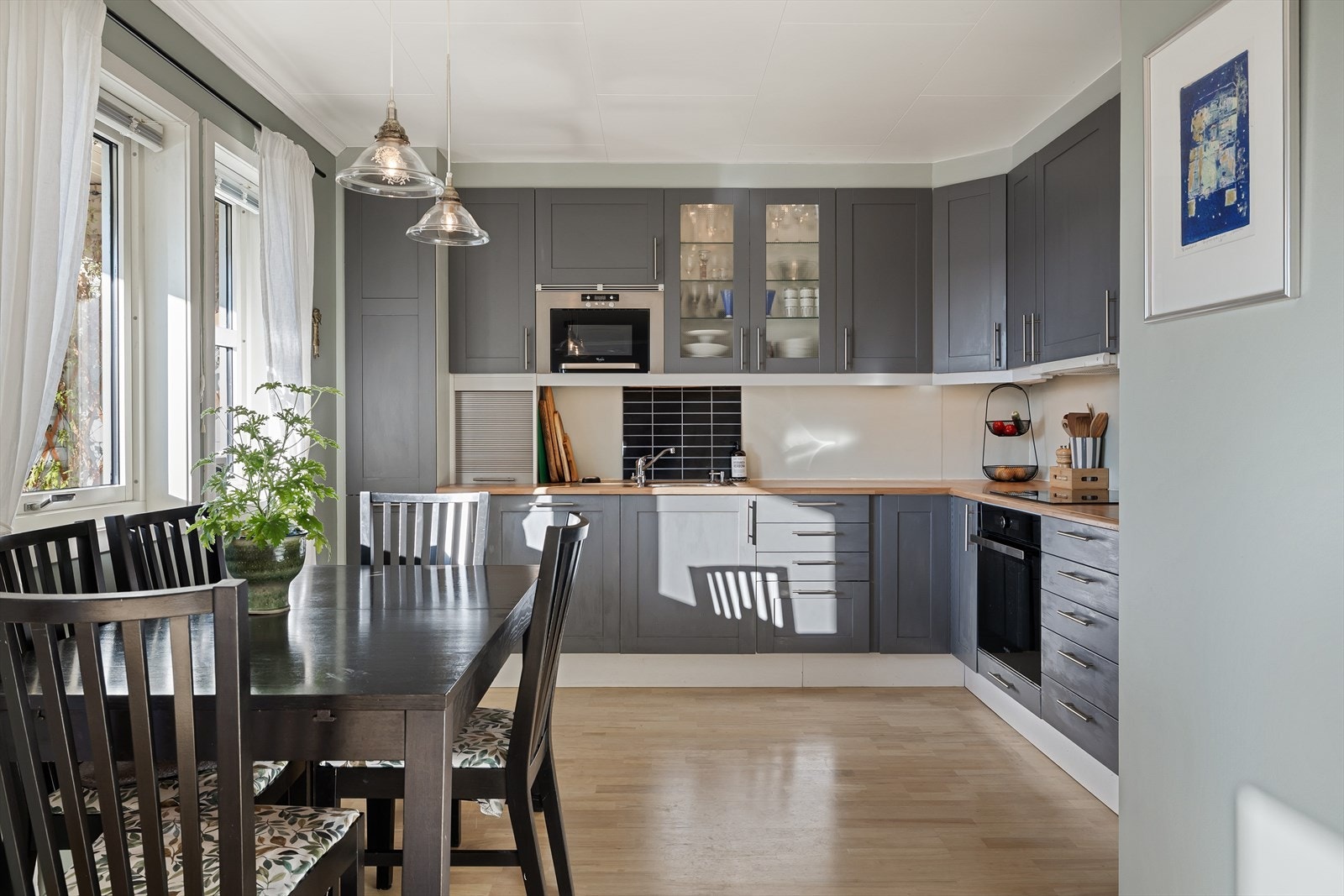 Kjøkkenet er levert av Sigdal og er på ca. 12 kvm. Galleribilde