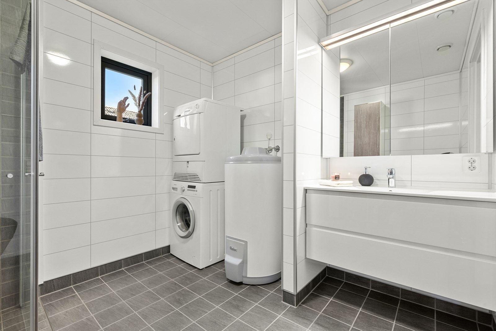 Flis på gulv, flis og våtromsplater på vegger Galleribilde