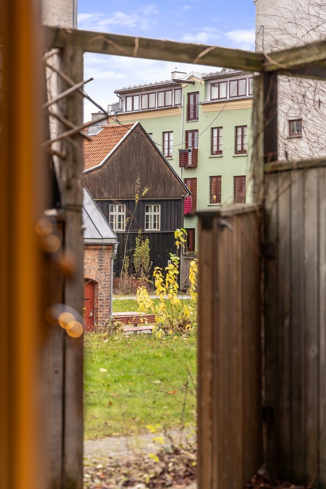 Fra terrasse er det utgang til fellesområder. Galleribilde