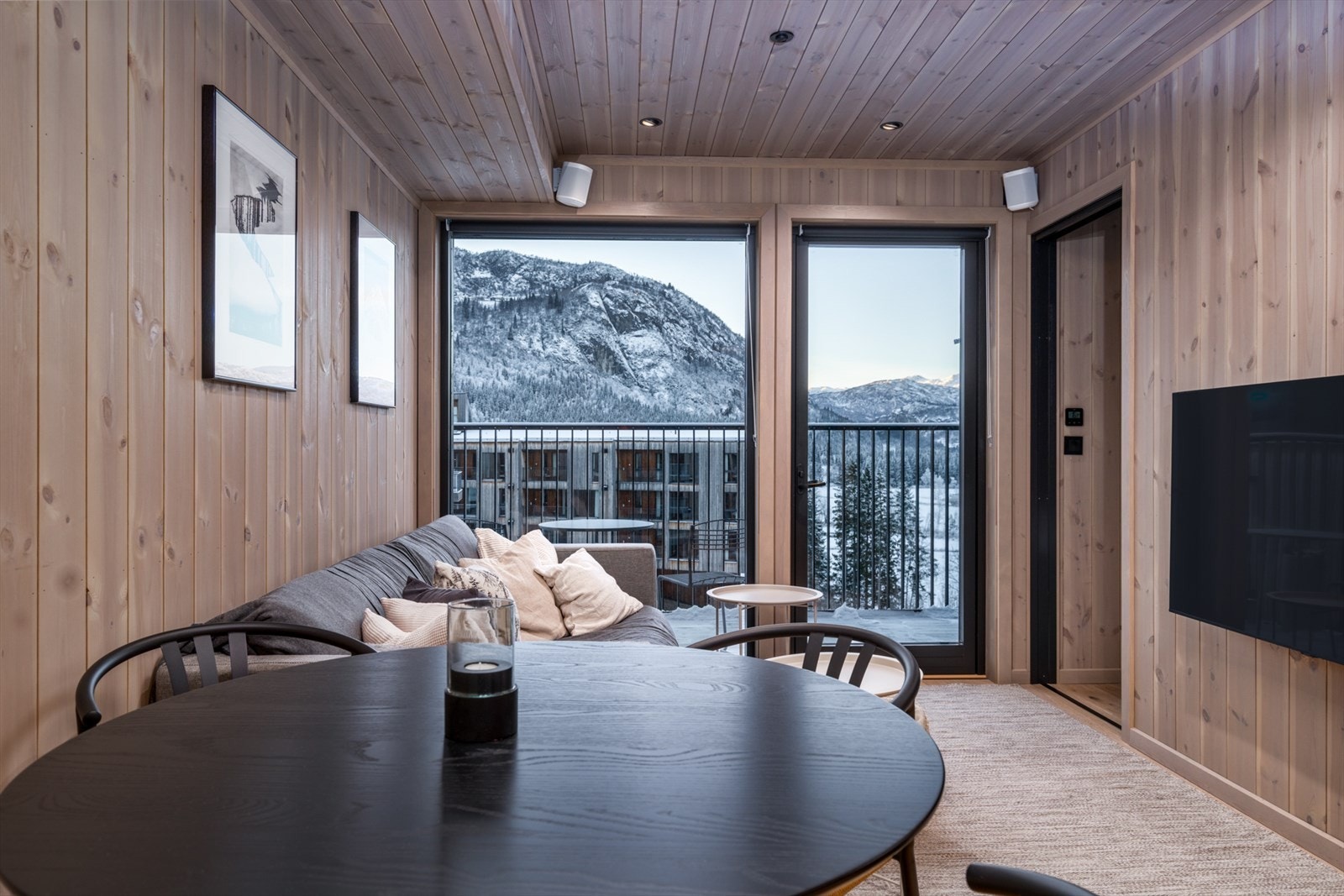 Leiligheten ligger høyt oppe i 5. etg. og er vestvendt Galleribilde