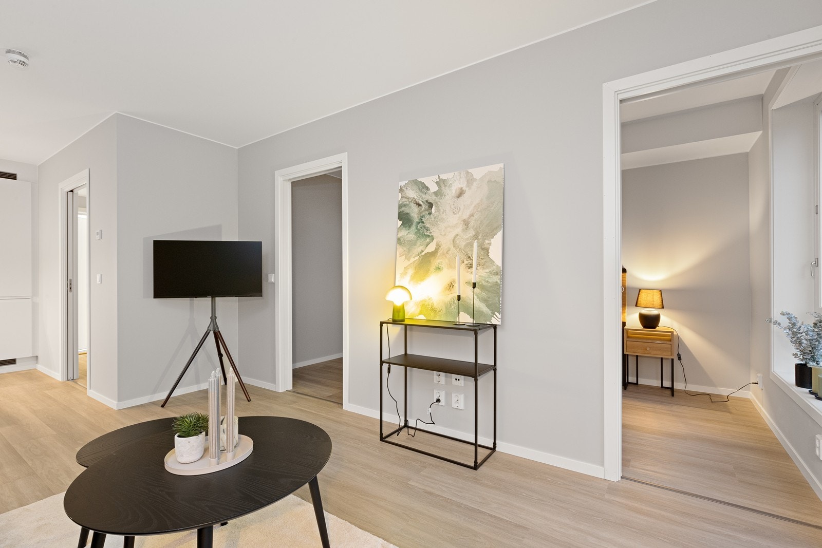 Leiligheten har en praktisk planløsning med Laila soverom Galleribilde