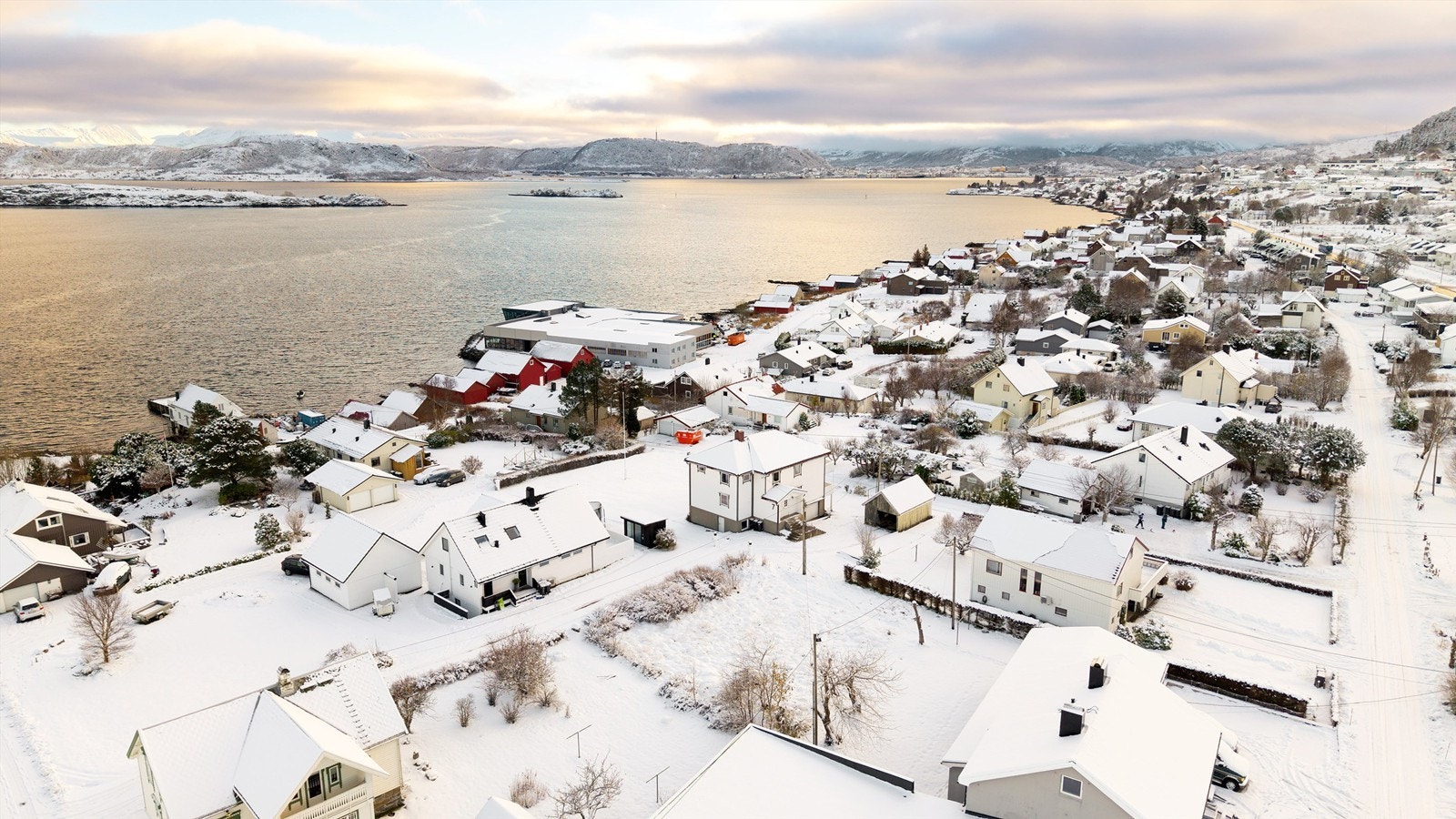 Her får du svært gode solforhold, med sol fra morgen til kveld. Galleribilde