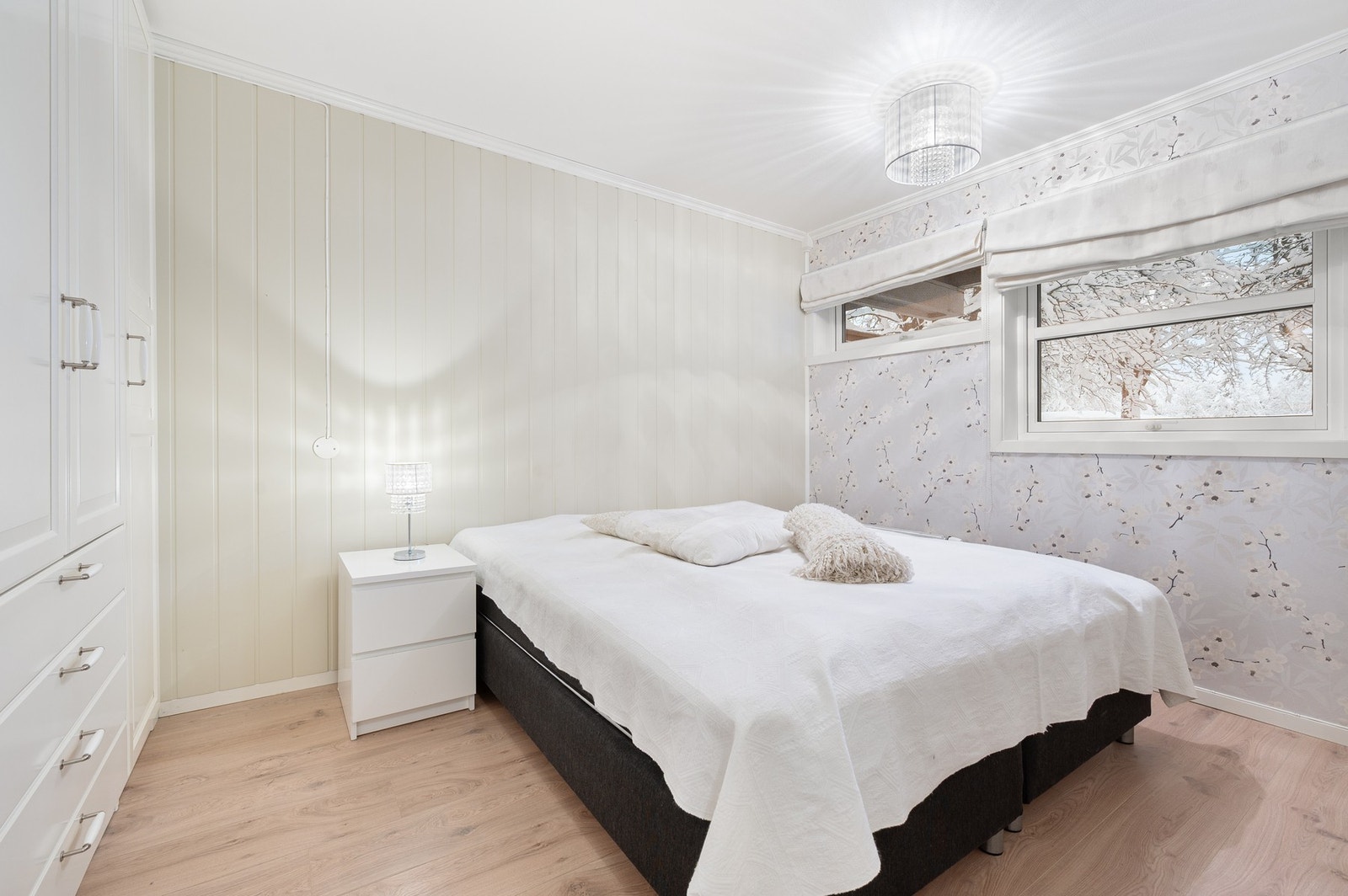 Romslig soverom på 10,4 kvm. Galleribilde