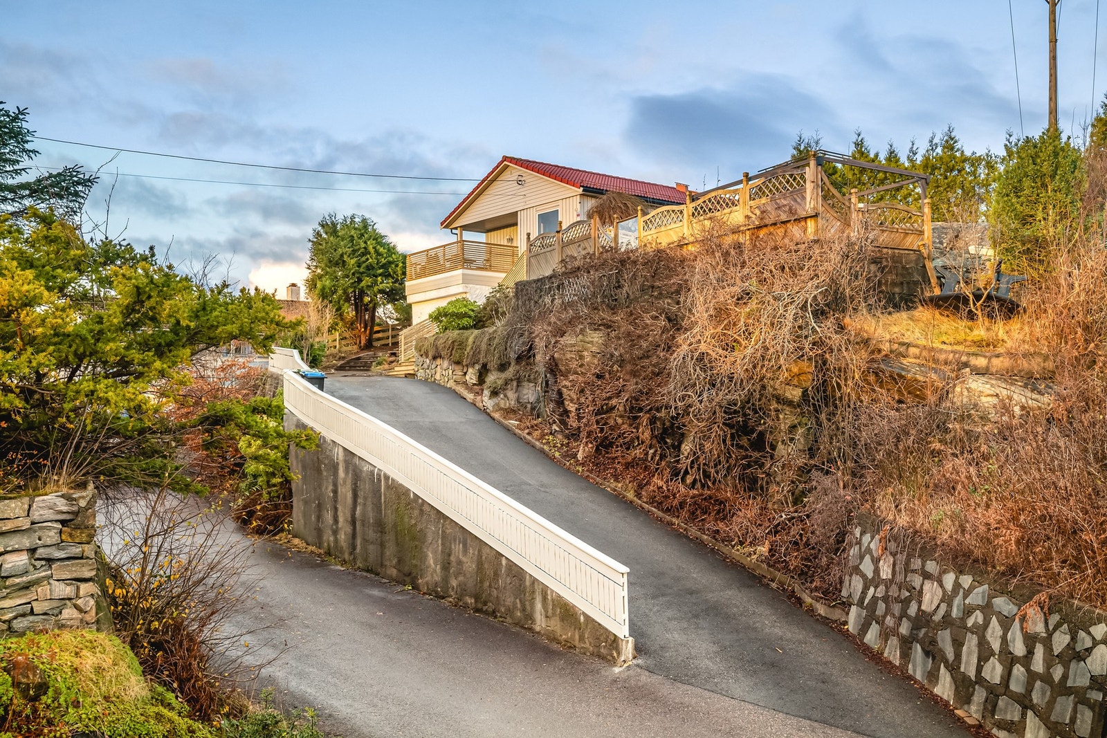 Adkomst fra kommunal vei. Galleribilde