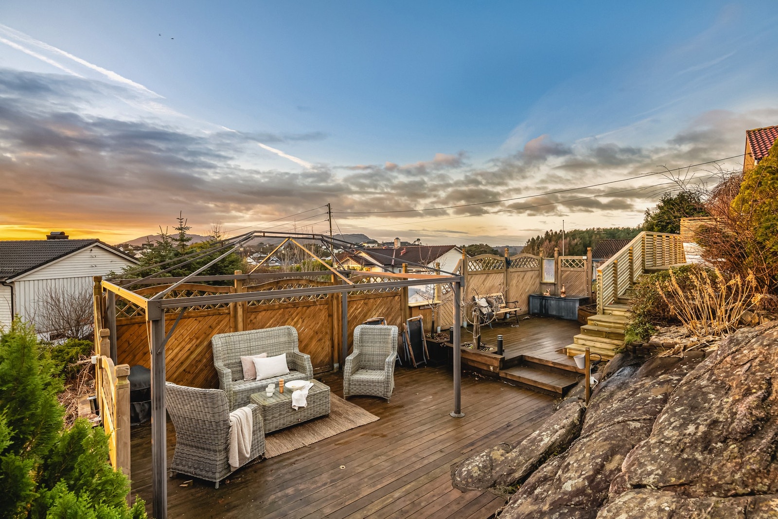 Boligen ligger usjenert og flott til. Galleribilde