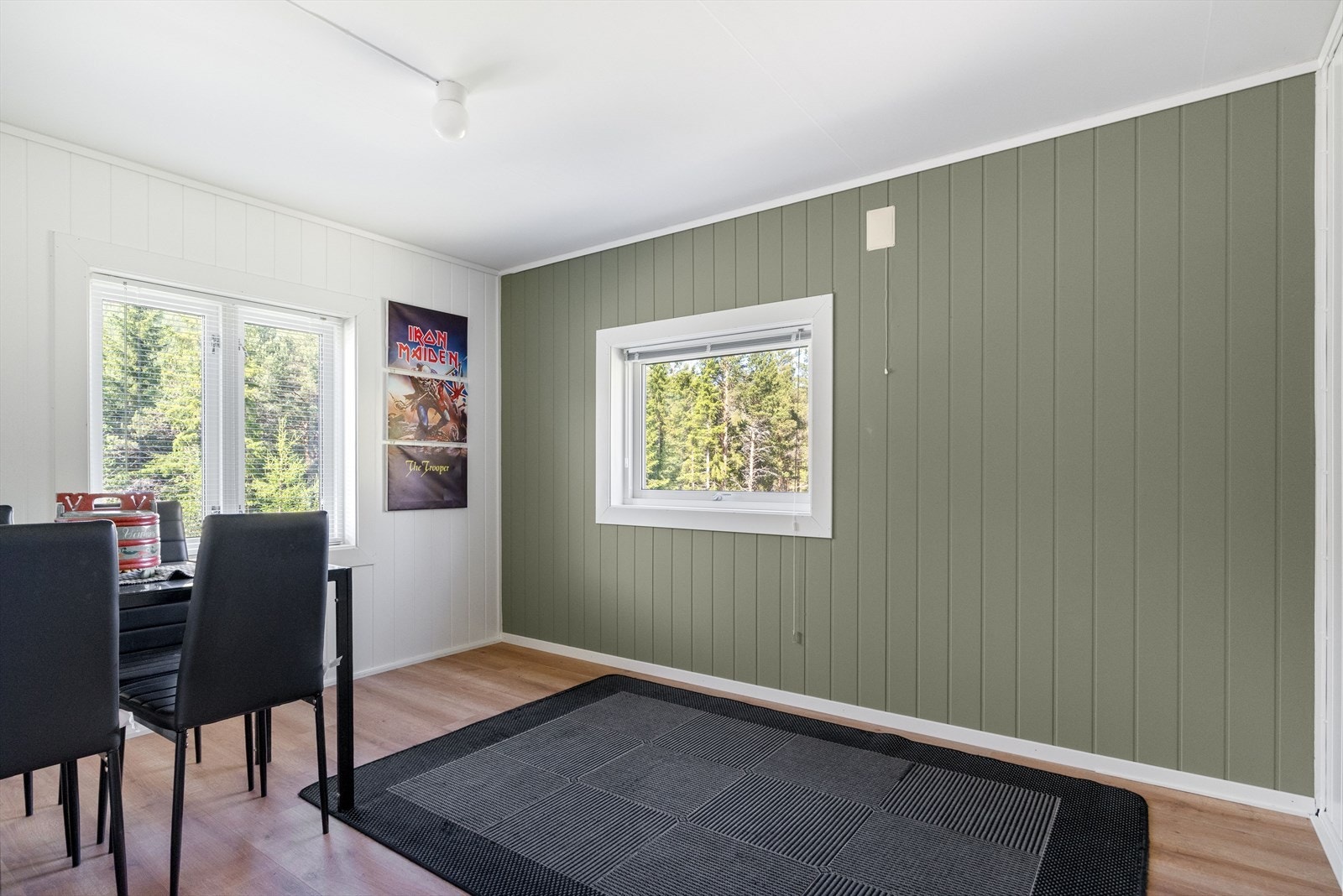 Sovreom innredet som loftstue på 10,5 m². Galleribilde