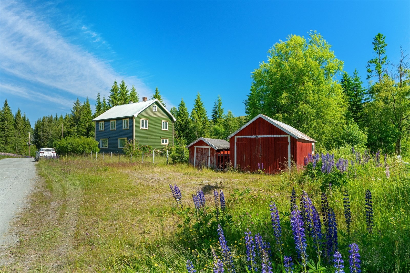 Tomten er på over 1100m². Galleribilde