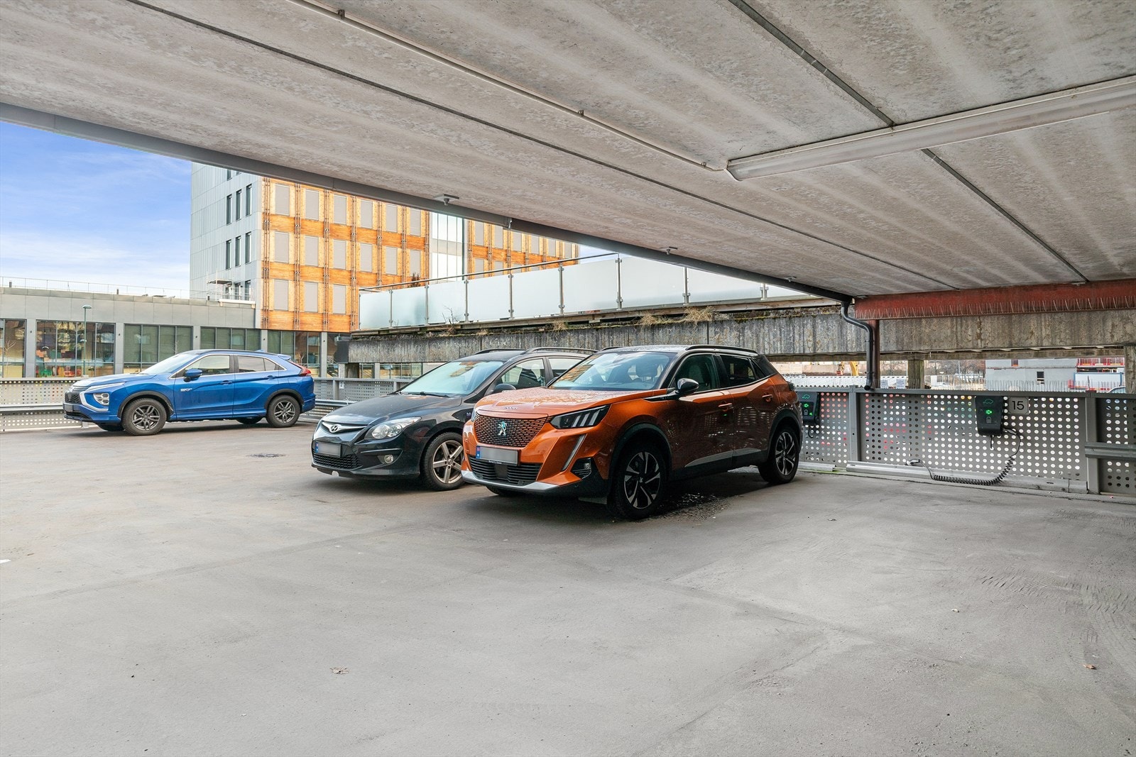 Det medfølger en biloppstillingsplass (nr 13) under tak med mulighet for å etablere ladeløsning via sameiet Galleribilde