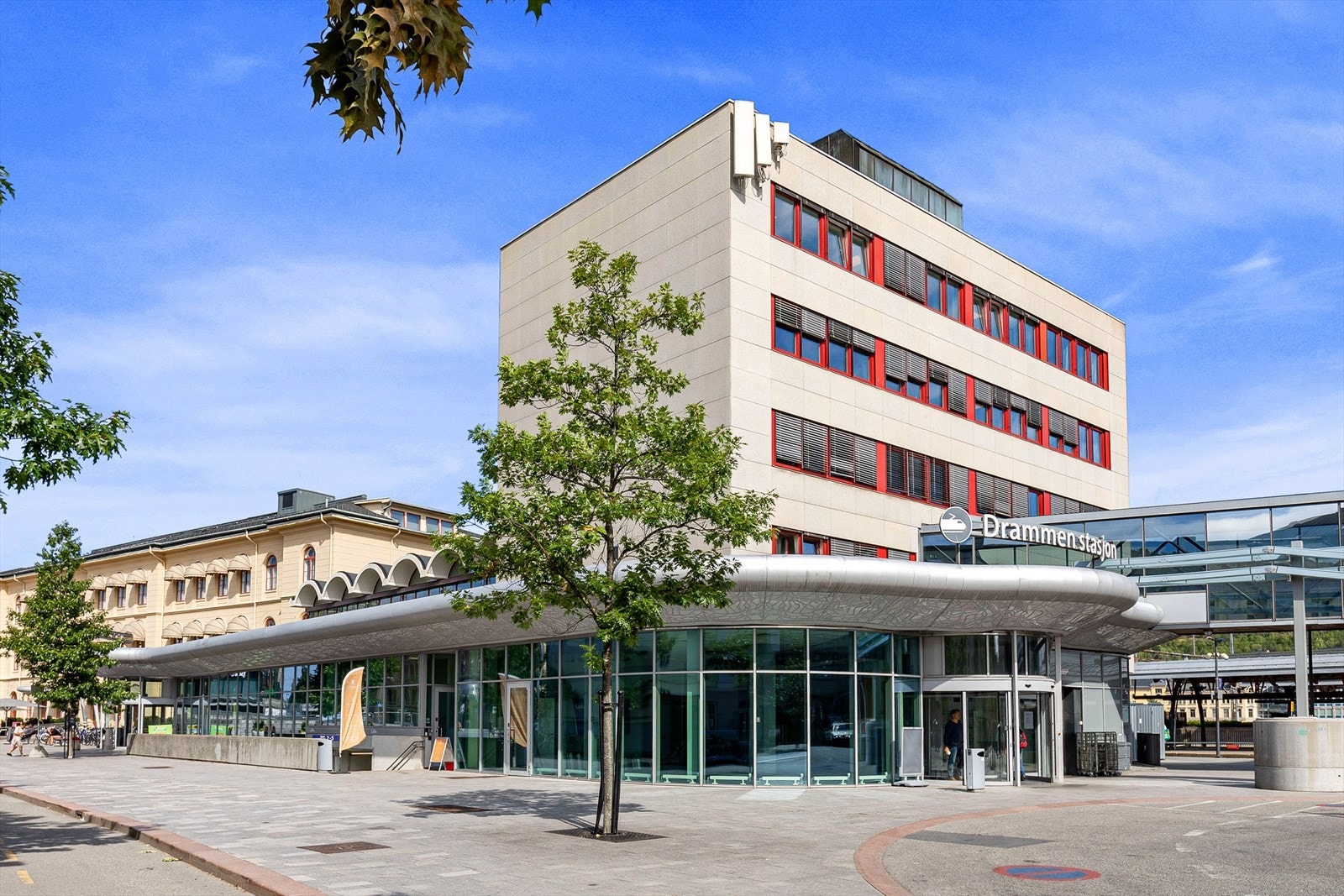 Fra leiligheten er det umiddelbar nærhet til Drammen stasjon Galleribilde