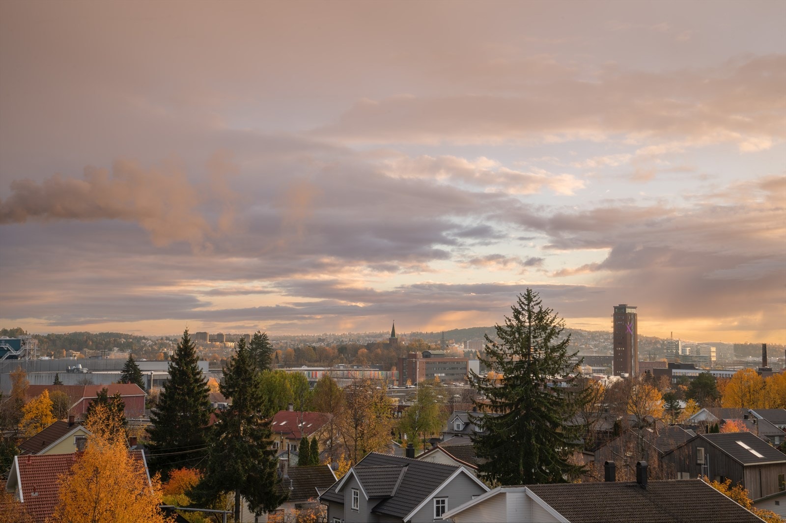 Balkongen byr på spektakulær utsikt utover Oslo. Galleribilde