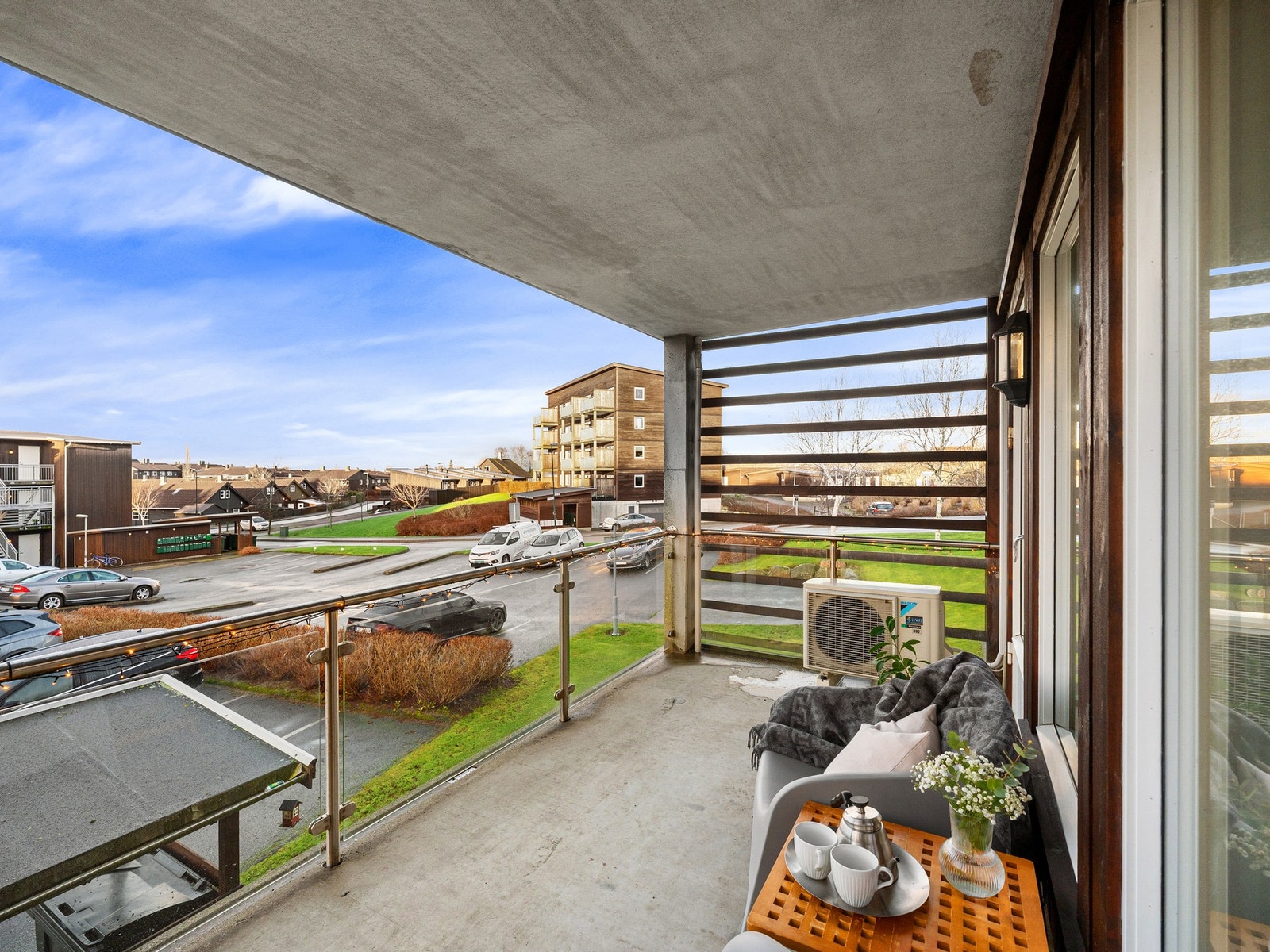 Balkongen er på ca 9 kvm. Galleribilde