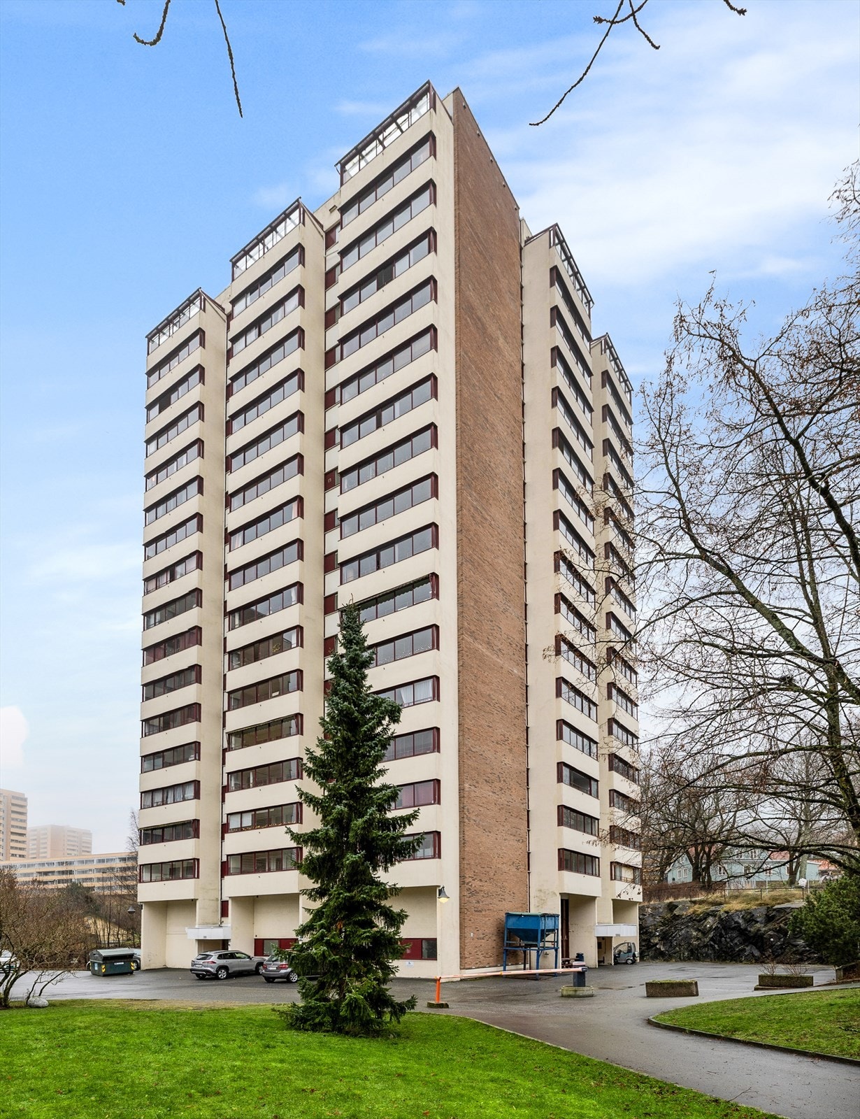 Oversiktlig fasadebilde. Galleribilde