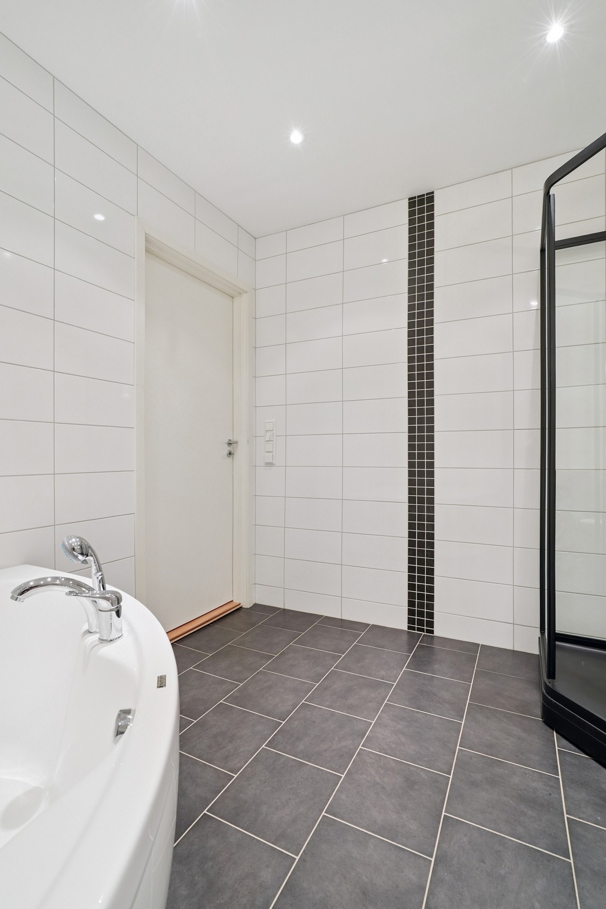 Ledspotter i himling. Galleribilde