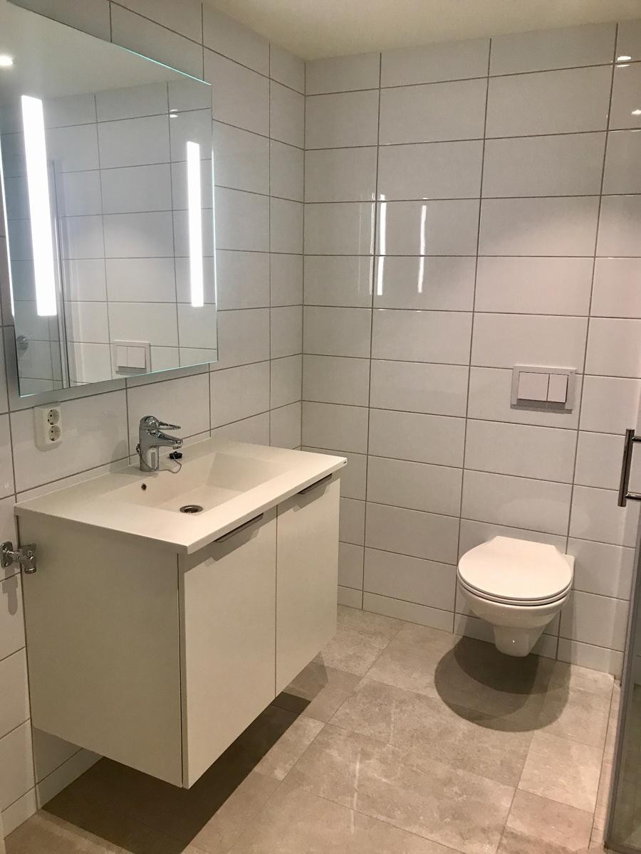 Fint flislagt bad Galleribilde