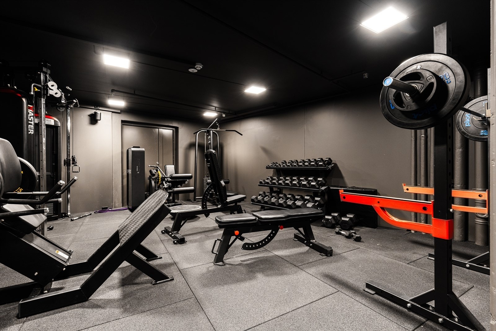 Treningsrommet er utformet for å imøtekomme behovene for å løsne på muskulatur etter endt dag i bakken. Galleribilde
